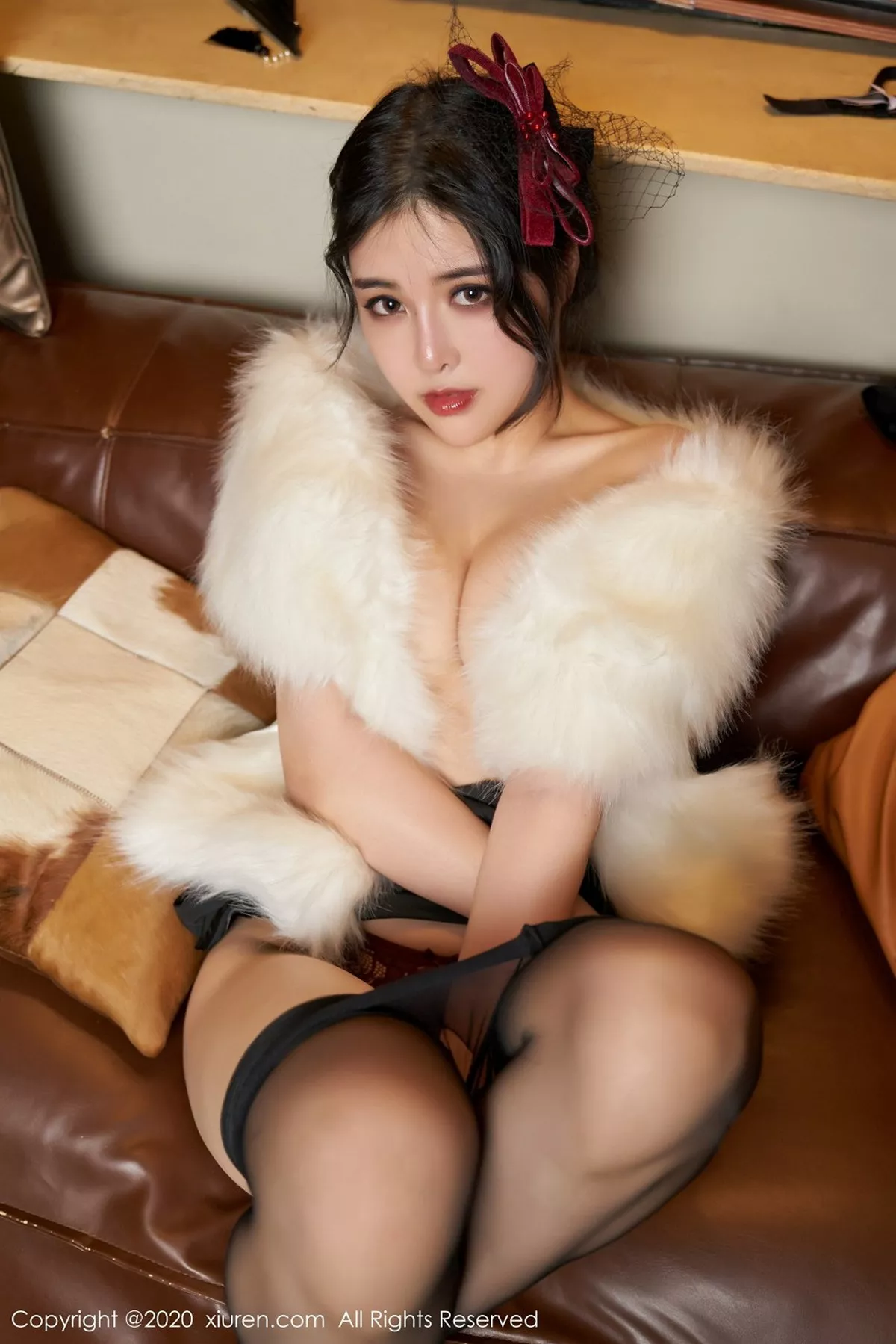 秀人集.com_[XiuRen秀人网]No.2669_嫩模韩静安私房婀娜旗袍半撩露黑丝裤袜秀翘臀极致诱惑写真70P