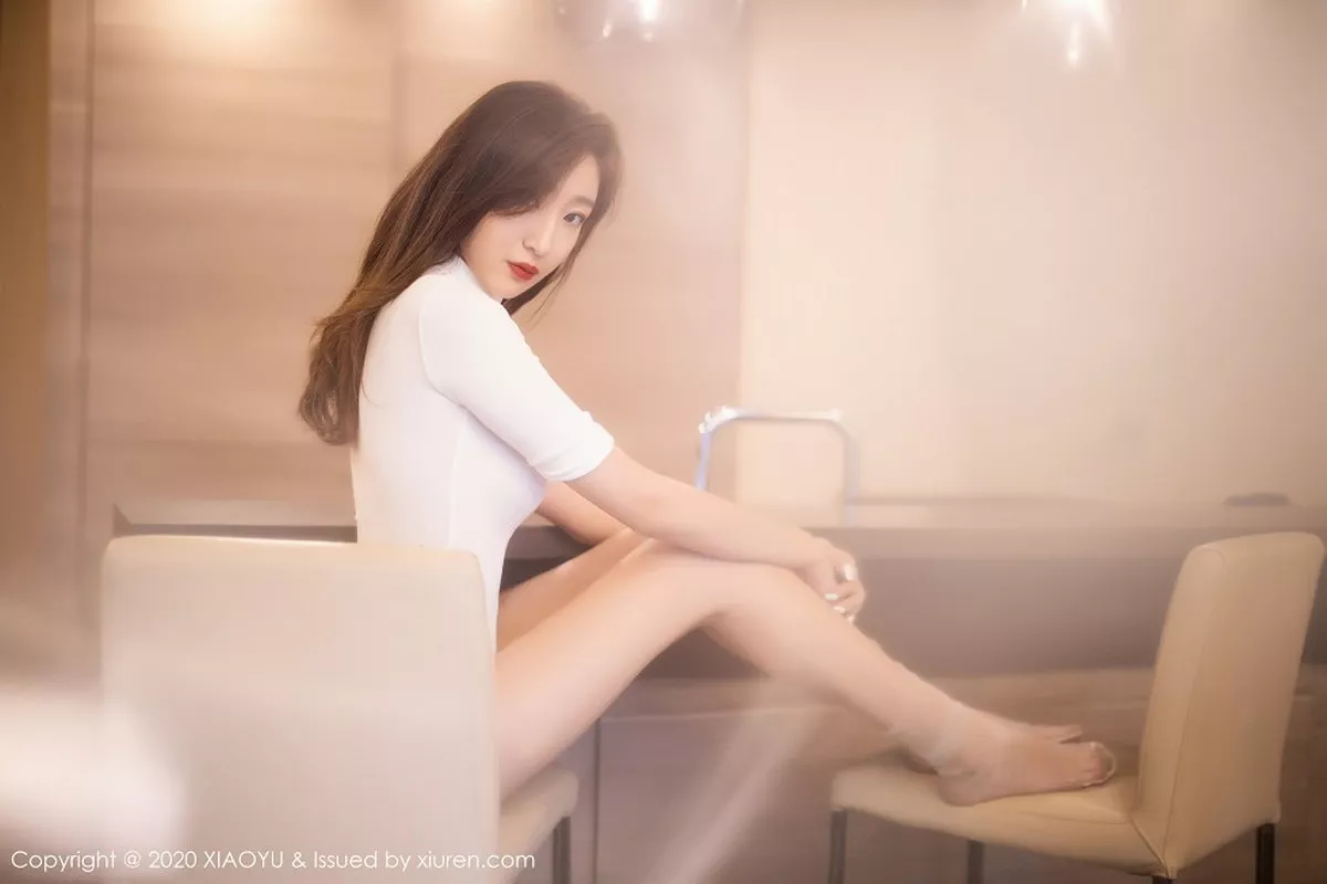 秀人集.com_[XiaoYu画语界]Vol.389_嫩模安琪Yee私房白色高叉连体衣配薄透丝袜秀美腿性感写真88P