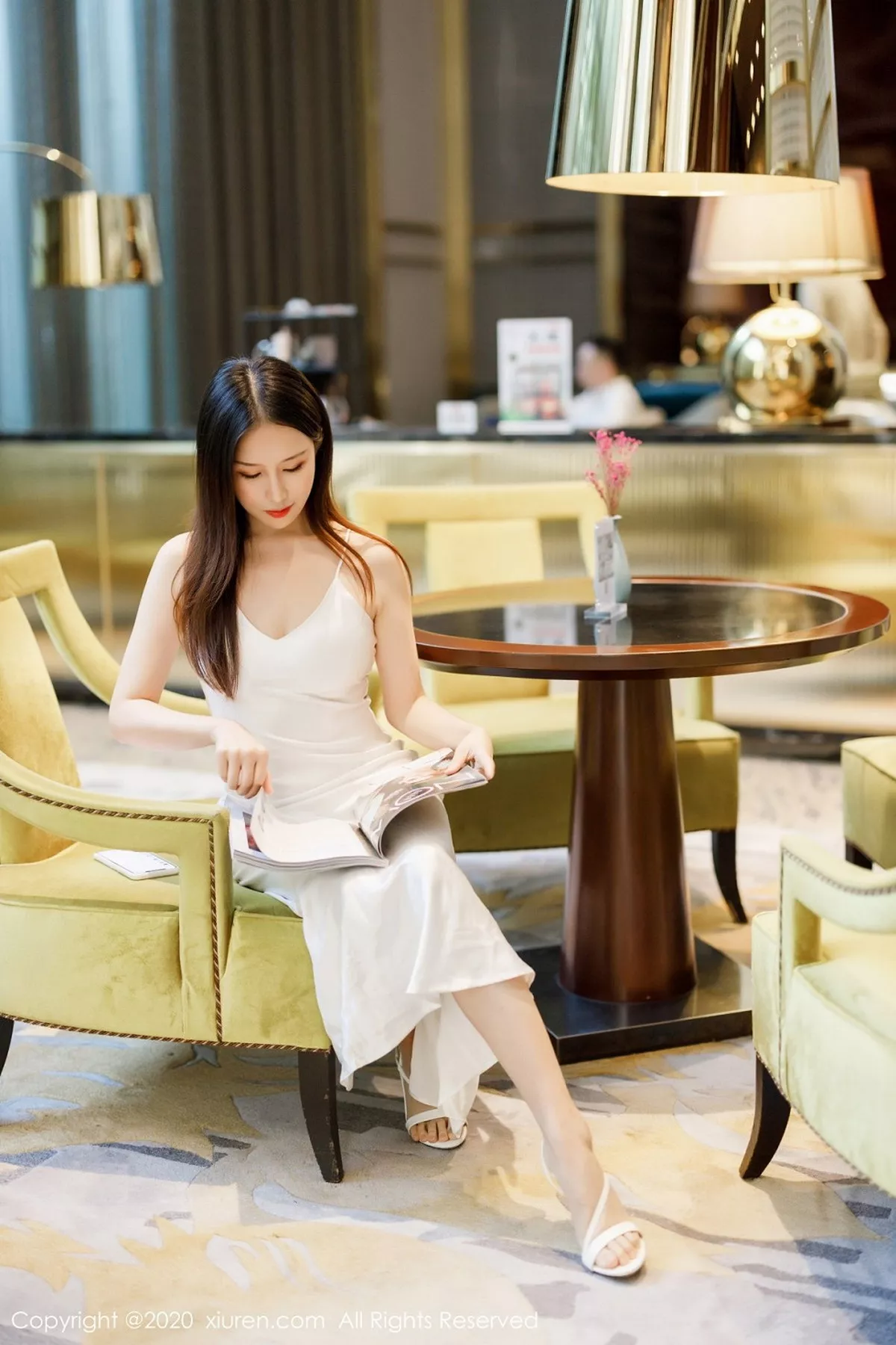 秀人集.com_[XiuRen秀人网]No.2675_嫩模月音瞳私房华丽蕾丝吊裙配无内肉丝裤袜秀翘臀极致魅惑写真47P