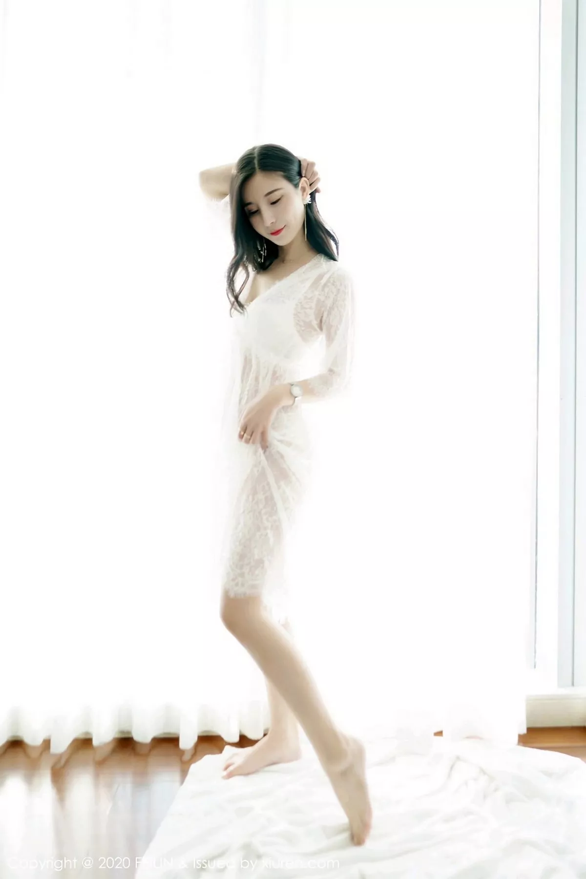 秀人集.com_[FeiLin嗲囡囡]VOL.348_嫩模小蛮妖Yummy私房缕空薄纱裙秀性感内衣完美身材写真70P