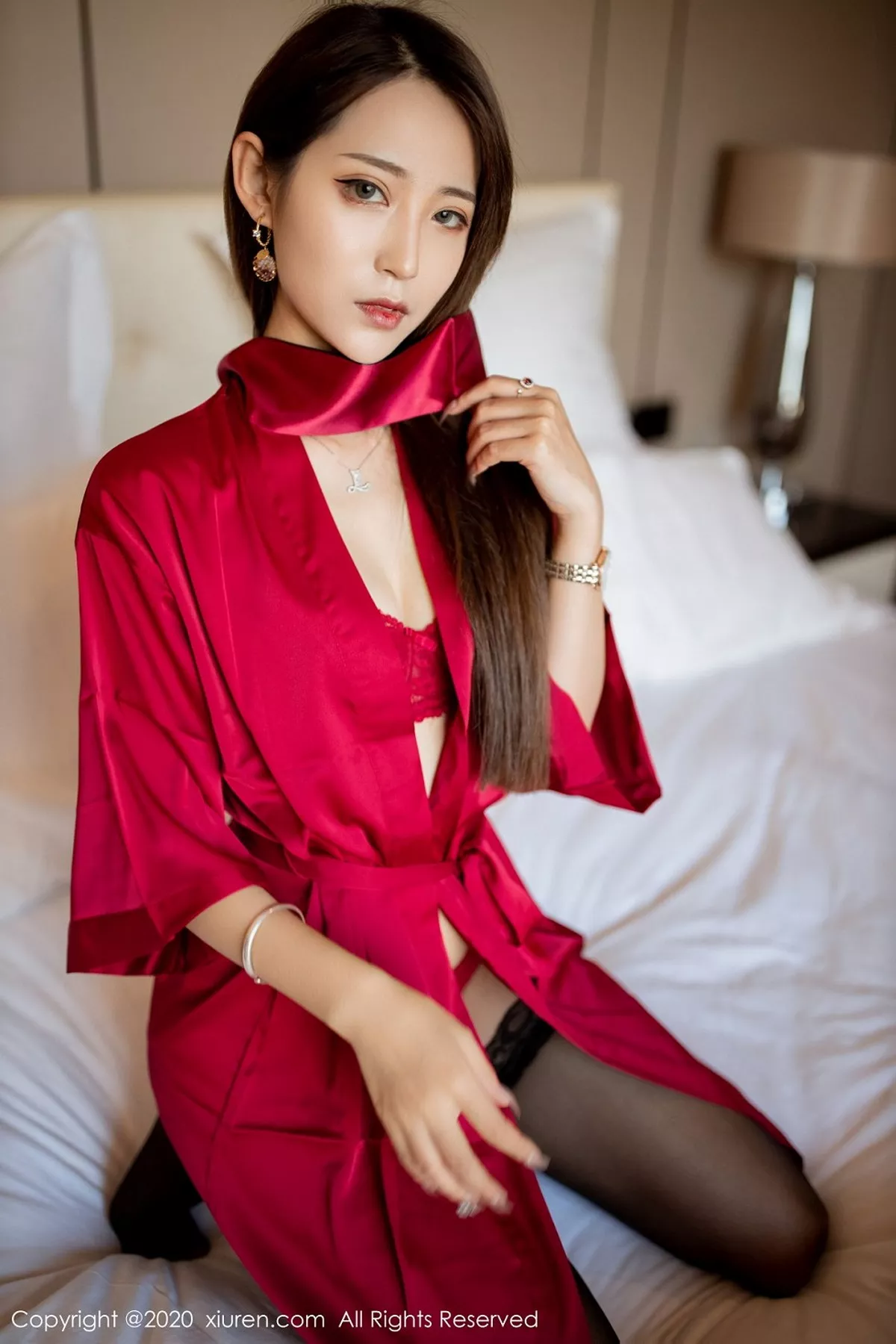 秀人集.com_[XiuRen秀人网]No.2691_模特周慕汐baby私房猩红睡衣露性感内衣配黑丝袜极致魅惑写真58P