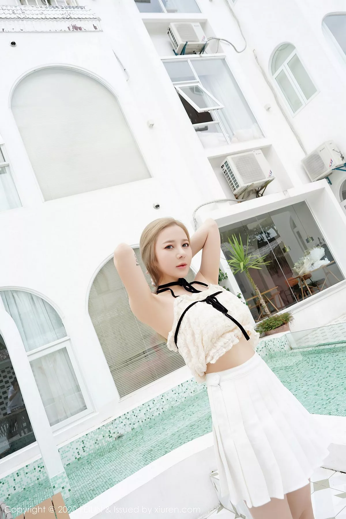 秀人集.com_[FeiLin嗲囡囡]VOL.344_新人模特鱼子酱Fish清秀仙美吊裙半脱露蕾丝内衣诱惑写真54P