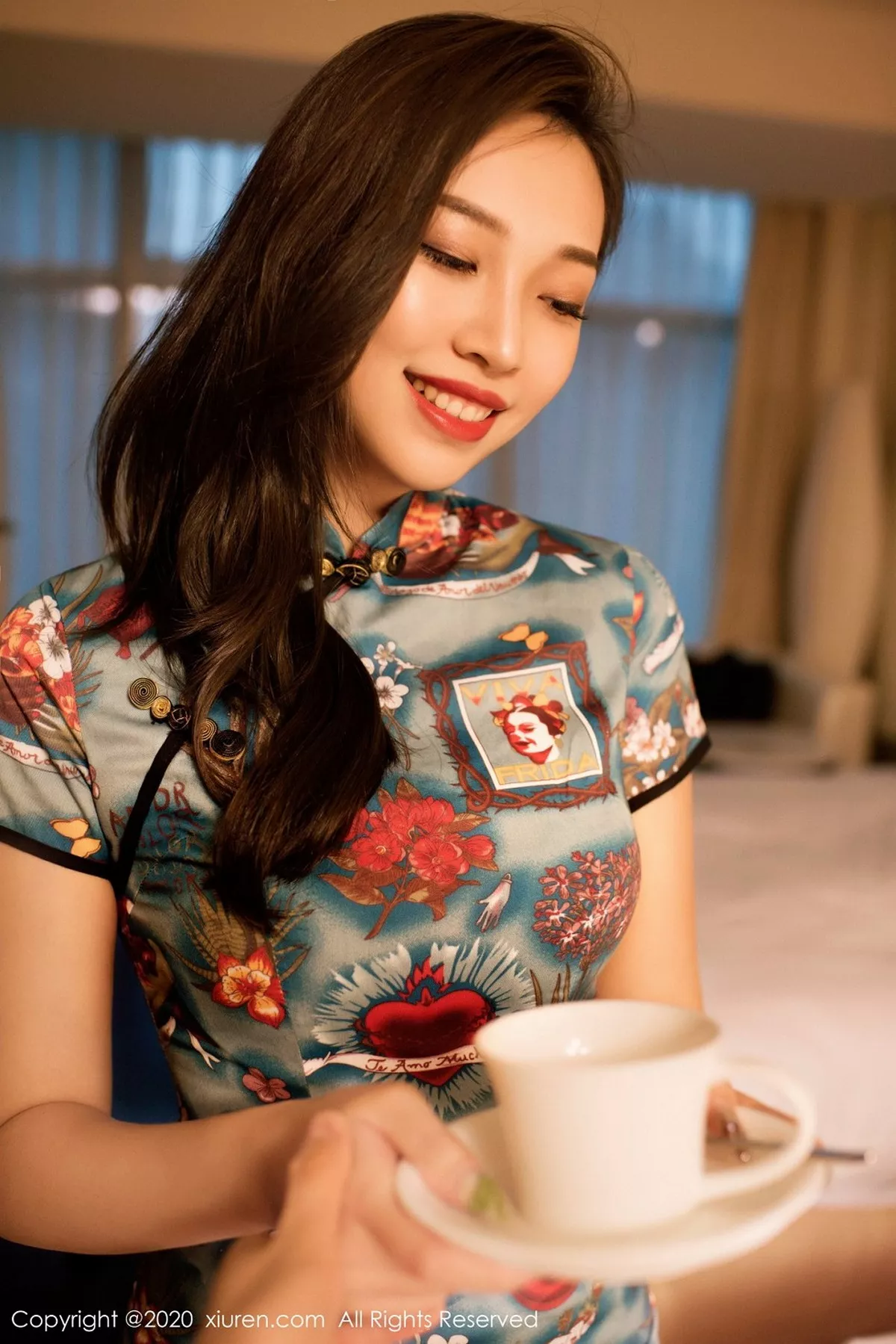 秀人集.com_[XiuRen秀人网]No.2712_嫩模郑颖姗酒店脱韵味旗袍露红色内衣黑丝网袜秀美腿诱惑写真50P