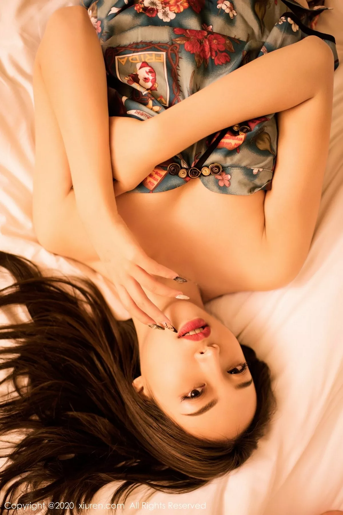 秀人集.com_[XiuRen秀人网]No.2712_嫩模郑颖姗酒店脱韵味旗袍露红色内衣黑丝网袜秀美腿诱惑写真50P