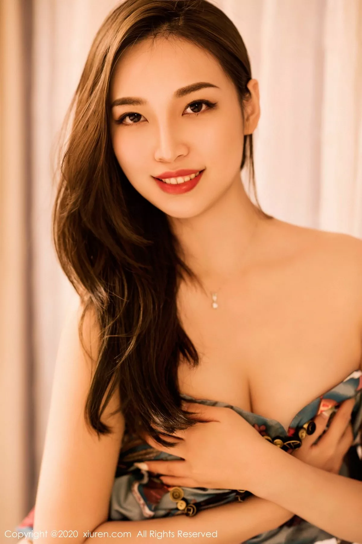 秀人集.com_[XiuRen秀人网]No.2712_嫩模郑颖姗酒店脱韵味旗袍露红色内衣黑丝网袜秀美腿诱惑写真50P