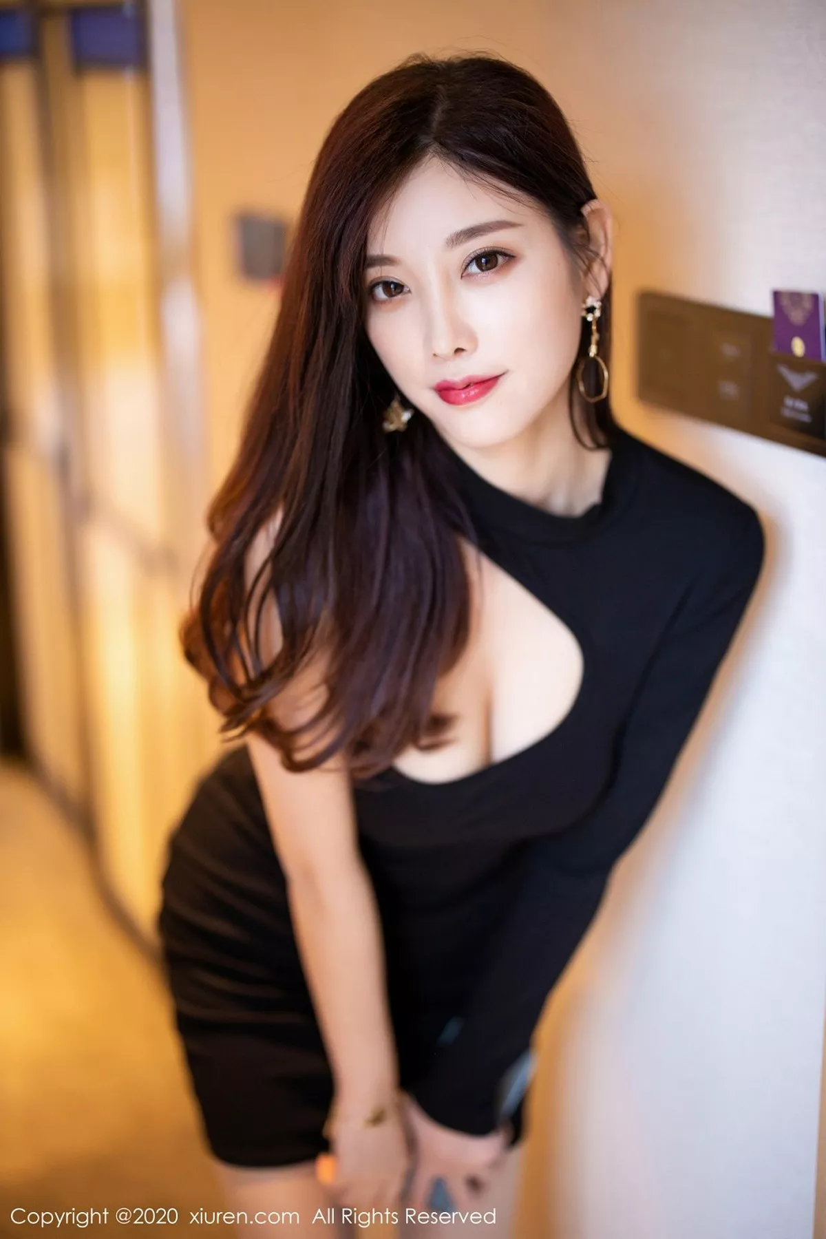 秀人集.com_[XiuRen秀人网]No.2733_女神杨晨晨sugar私房床上超薄肉丝裤袜透视秀蕾丝内裤诱惑写真66P