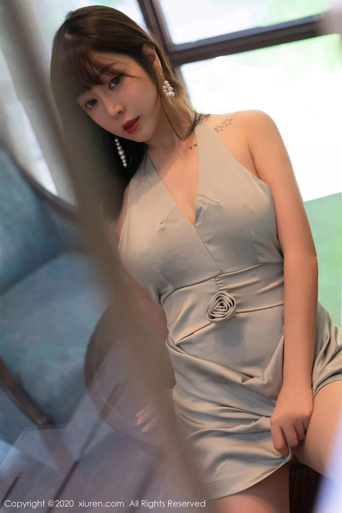 秀人集.com_[XiuRen秀人网]No.2740_女神王雨纯私房典雅吊裙配朦胧肉丝袜秀翘臀美腿销魂诱惑写真50P