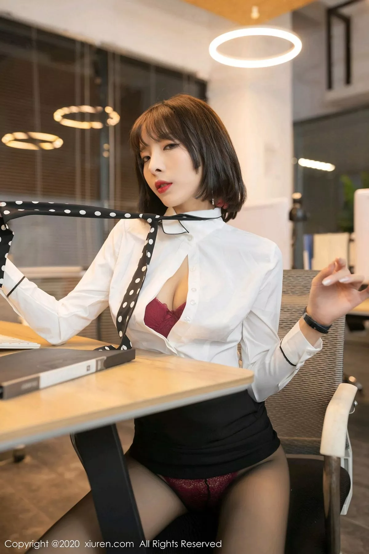 秀人集.com_[XiuRen秀人网]No.2755_嫩模陈小喵办公室邂逅主题超薄黑丝裤袜秀缕空蕾丝内裤诱惑写真90P