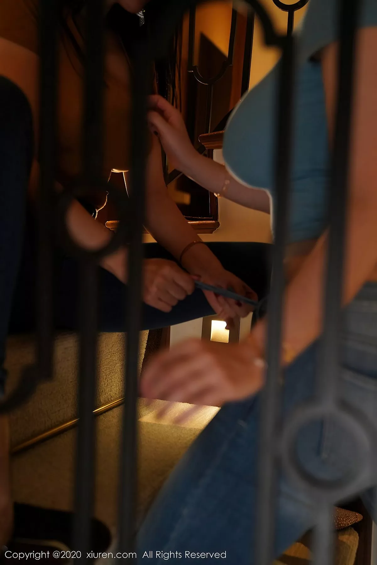 秀人集.com_[XiuRen秀人网]No.2622_女神Egg-尤妮丝＆果儿Victoria剧情手法主题床上撩人诱惑写真72P