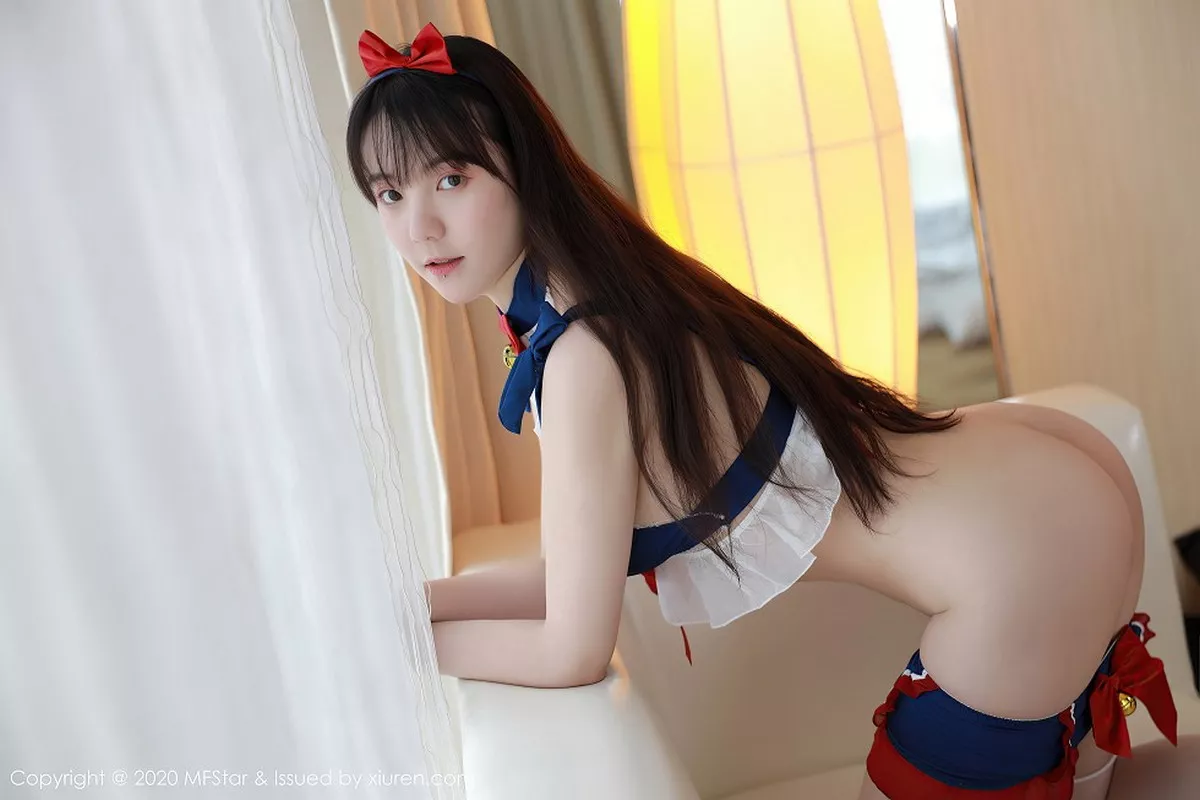 秀人集.com_[MFStar模范学院]Vol.397_嫩模揉揉肉肉居家私房性感内衣半脱露豪乳翘臀诱惑写真36P