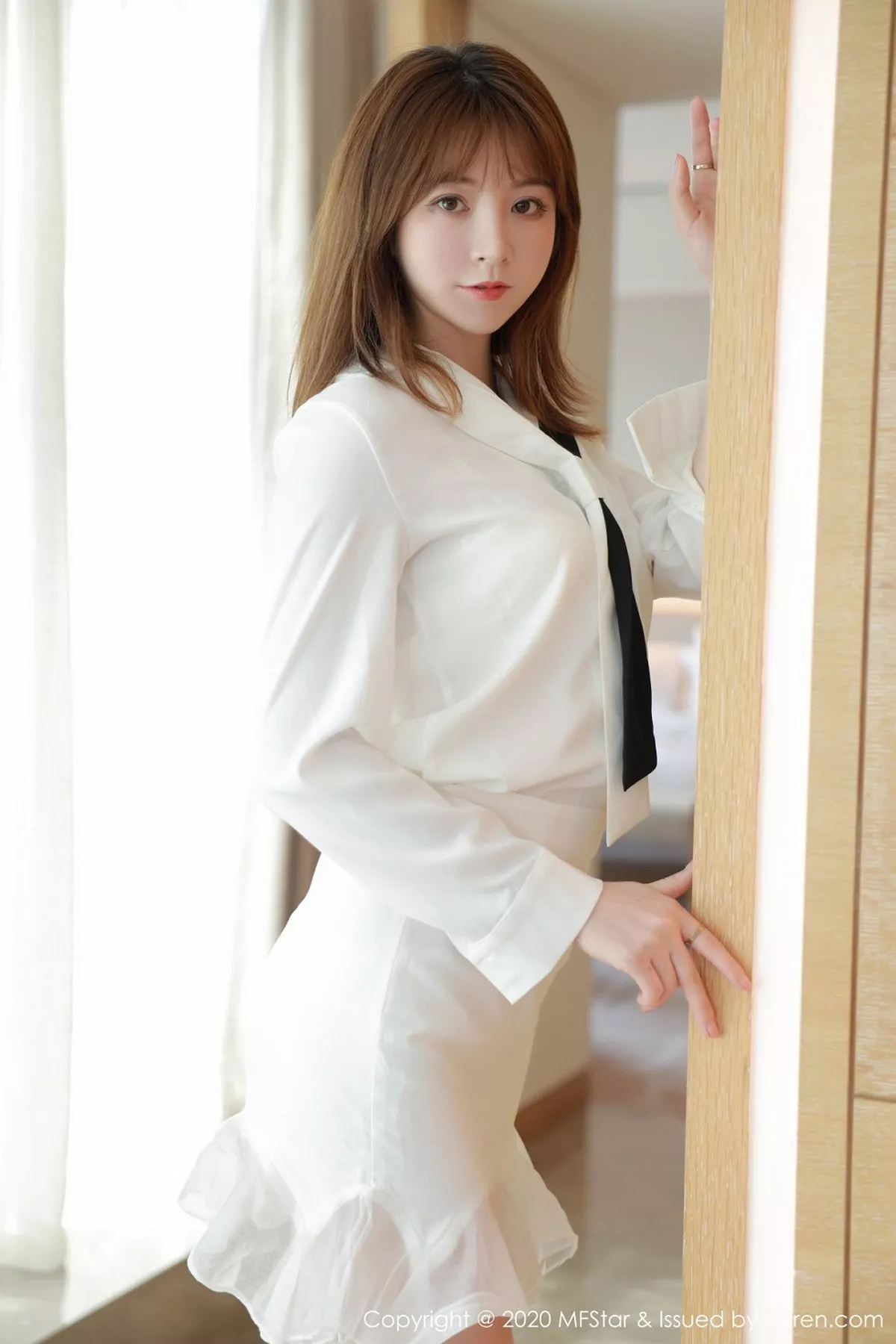 秀人集.com_[MFStar模范学院]Vol.400_嫩模yoo优优四川旅拍洁白通透套装露雪白肌肤明艳动人写真63P