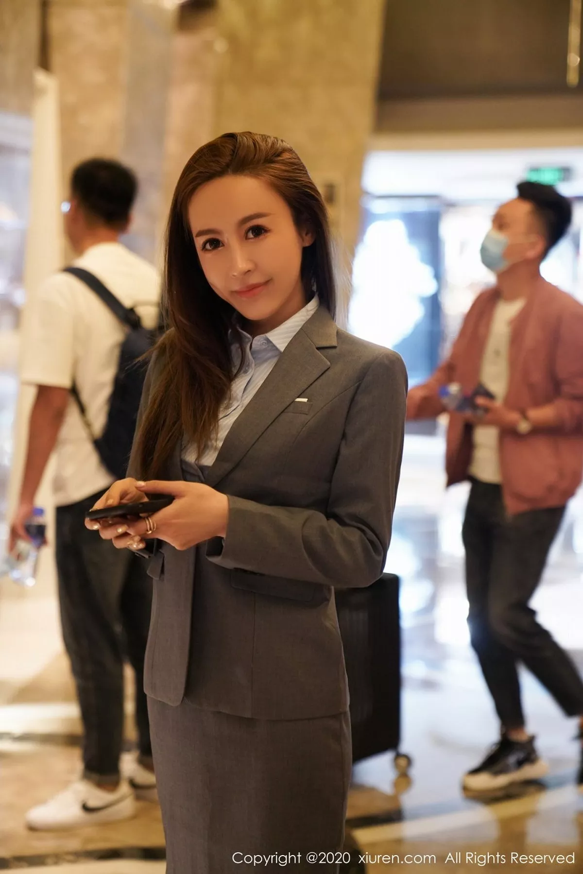 秀人集.com_[XiuRen秀人网]No.2638_嫩模周井空职场秘书OL制服主题半撩露吊带黑丝极致魅惑写真51P