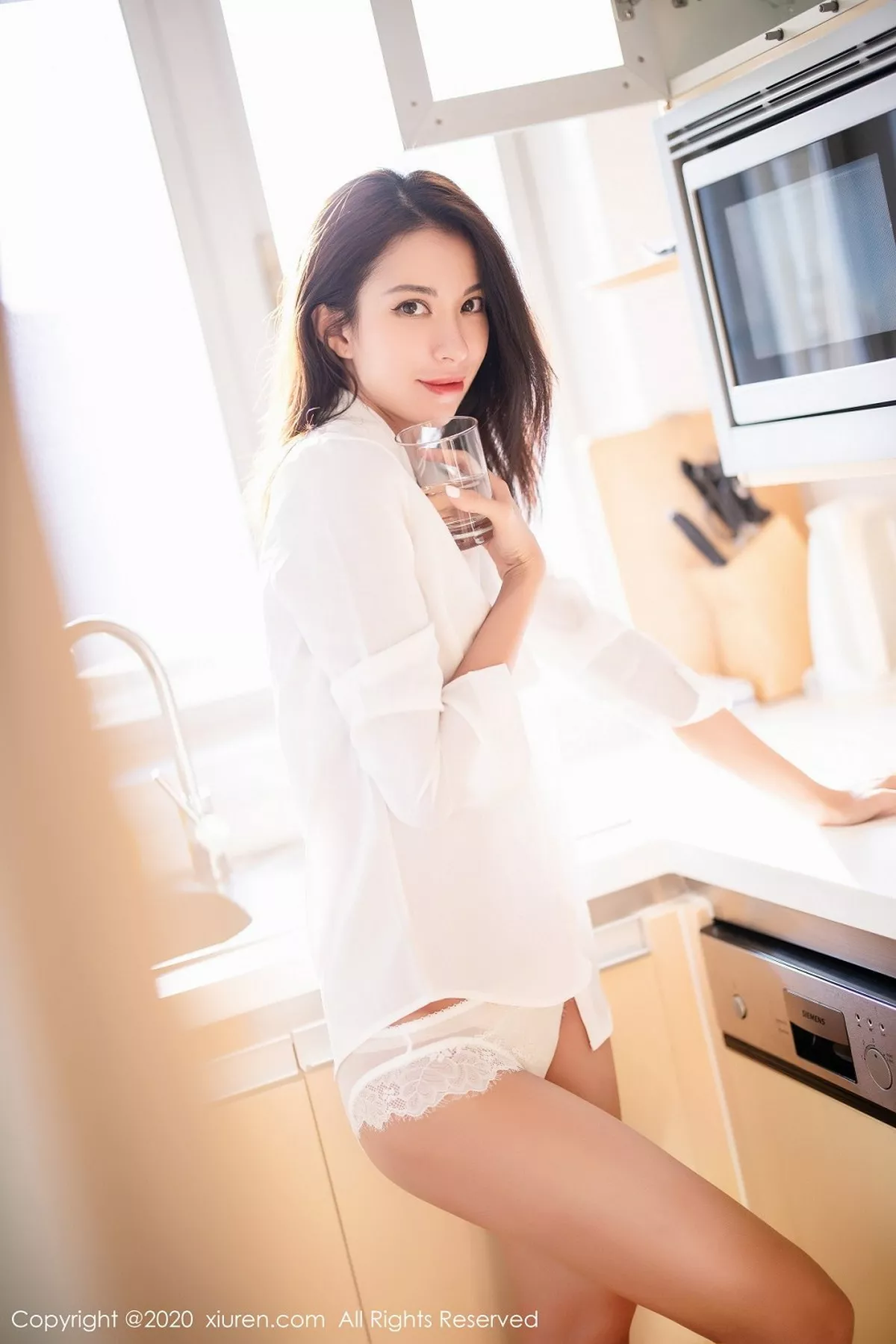 秀人集.com_[XiuRen秀人网]No.2813_美女Carry私房性感白衬衣配白色蕾丝内衣秀玲珑身材诱惑写真66P