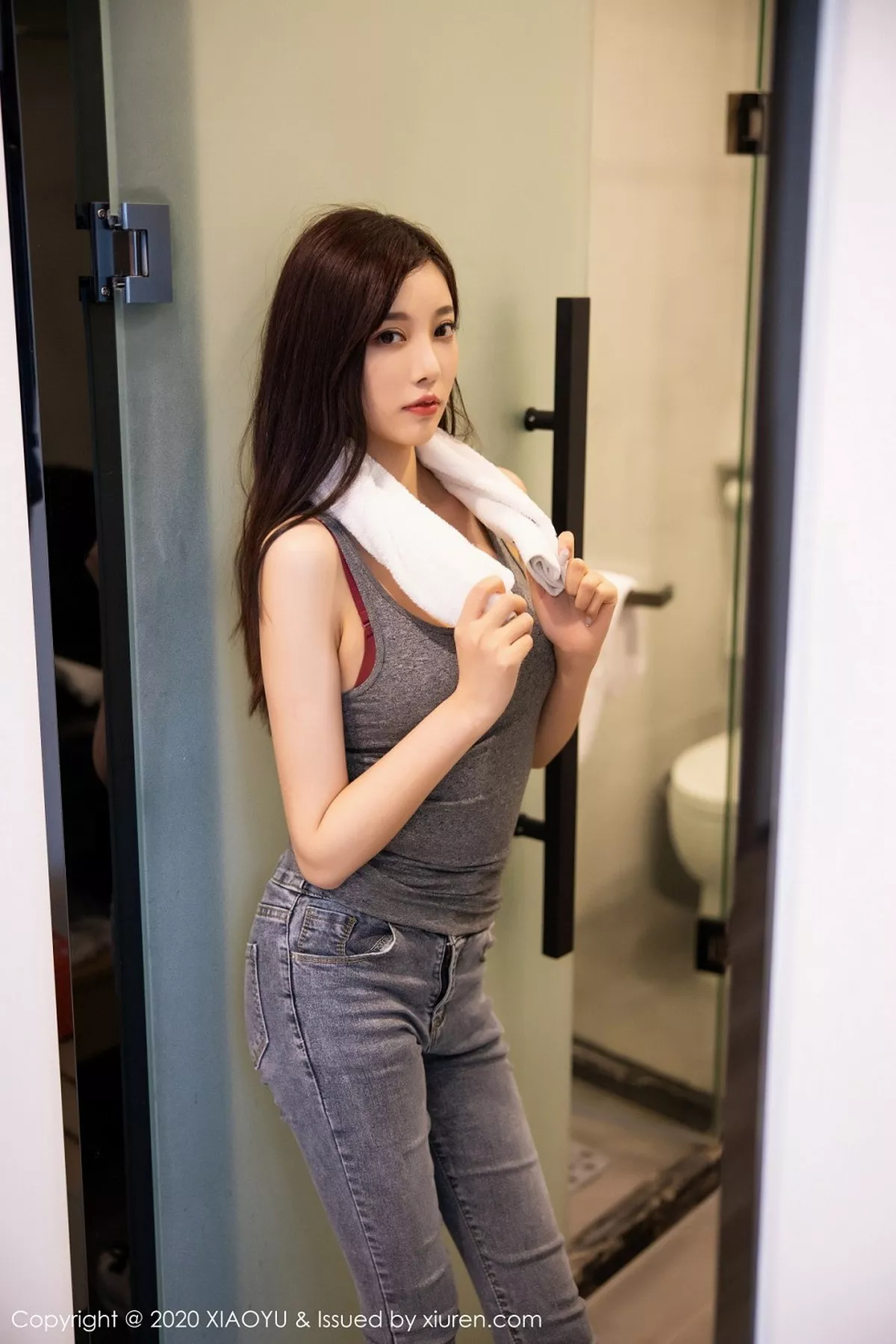 秀人集.com_[XiaoYu画语界]Vol.414_女神杨晨晨sugar清远旅拍私房脱紧身牛仔裤秀完美身材诱惑写真63P