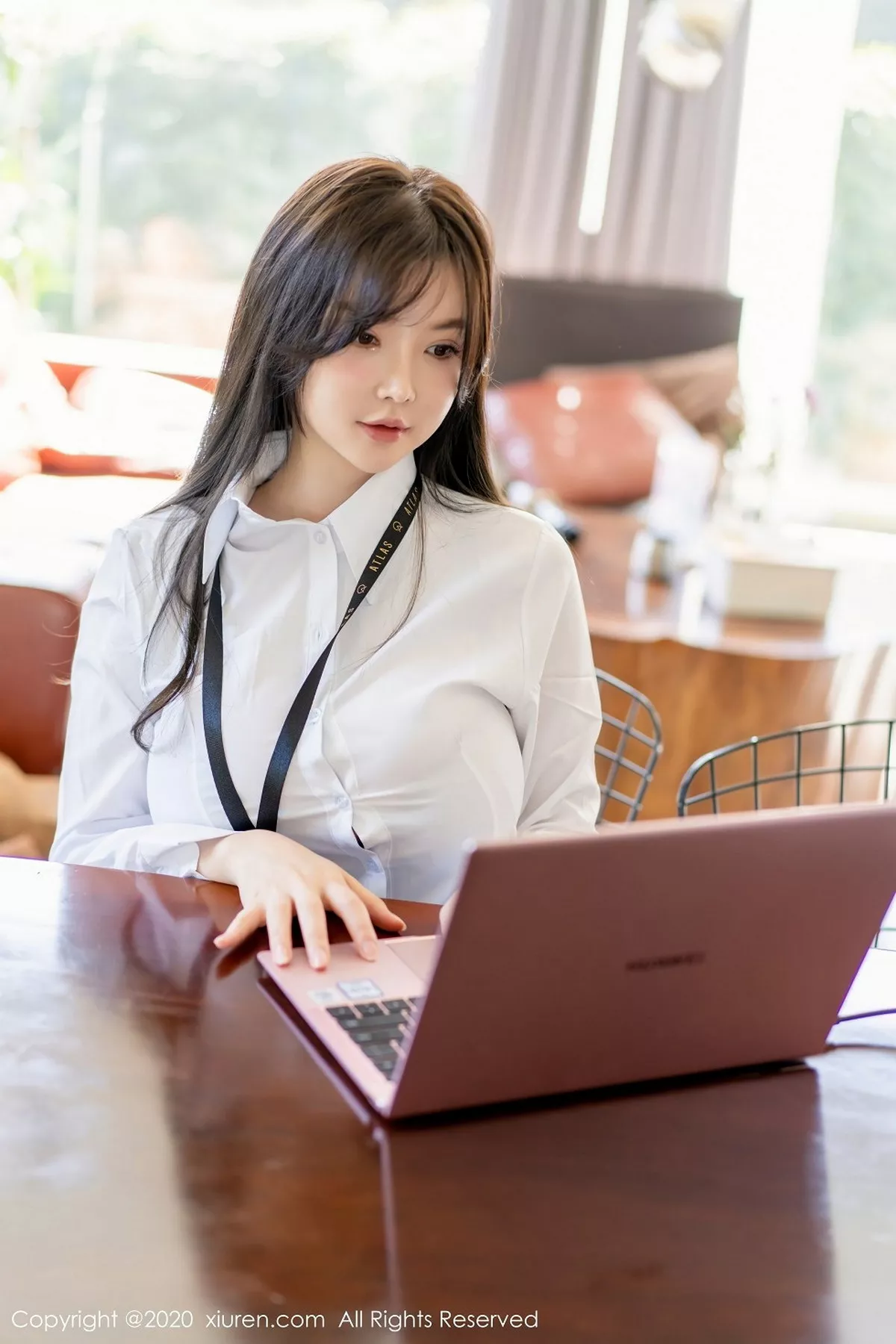 秀人集.com_[XiuRen秀人网]No.2846_女神糯美子Mini私房白衬衣配开档黑丝裤袜露豪乳翘臀诱惑写真45P