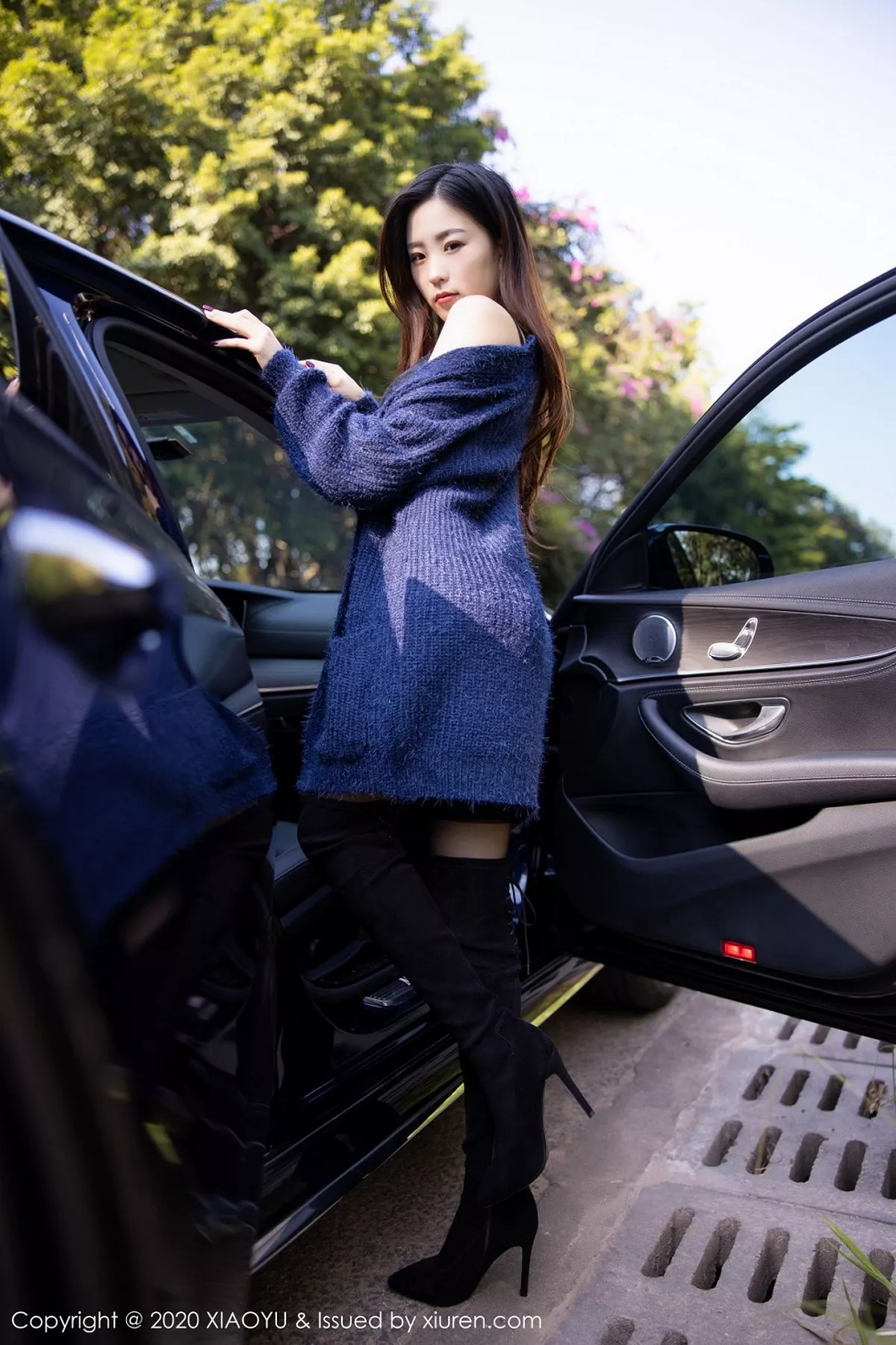 秀人集.com_[XiaoYu画语界]Vol.422_嫩模杨紫嫣Cynthia户外车拍主题情趣内衣配黑丝吊袜诱惑写真72P