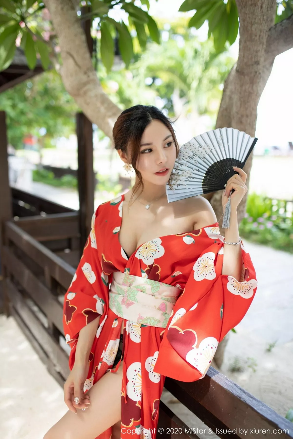 秀人集.com_[MiStar魅妍社]Vol.326_嫩模沈佳熹私房鲜艳红色和服半露酥胸白嫩美腿诱惑写真45P