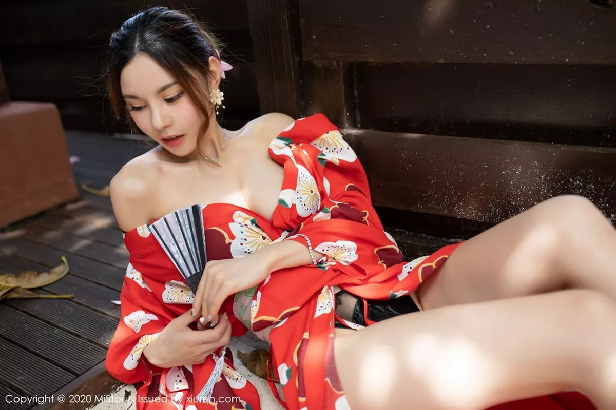 秀人集.com_[MiStar魅妍社]Vol.326_嫩模沈佳熹私房鲜艳红色和服半露酥胸白嫩美腿诱惑写真45P