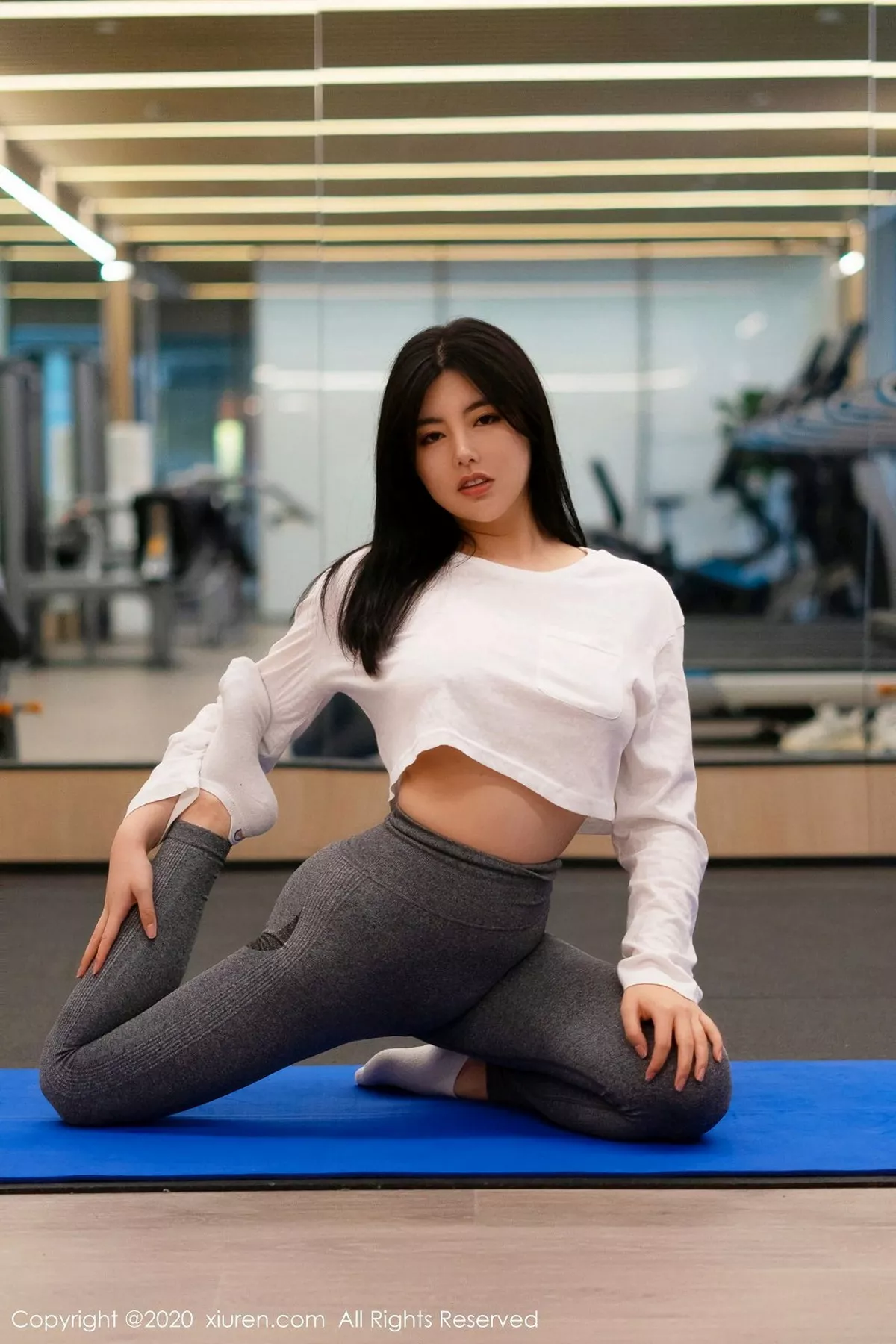 秀人集.com_[XiuRen秀人网]No.2863_女神娜露Selena健身房性感紧身衣秀凹凸身材丰乳肥臀诱惑写真50P