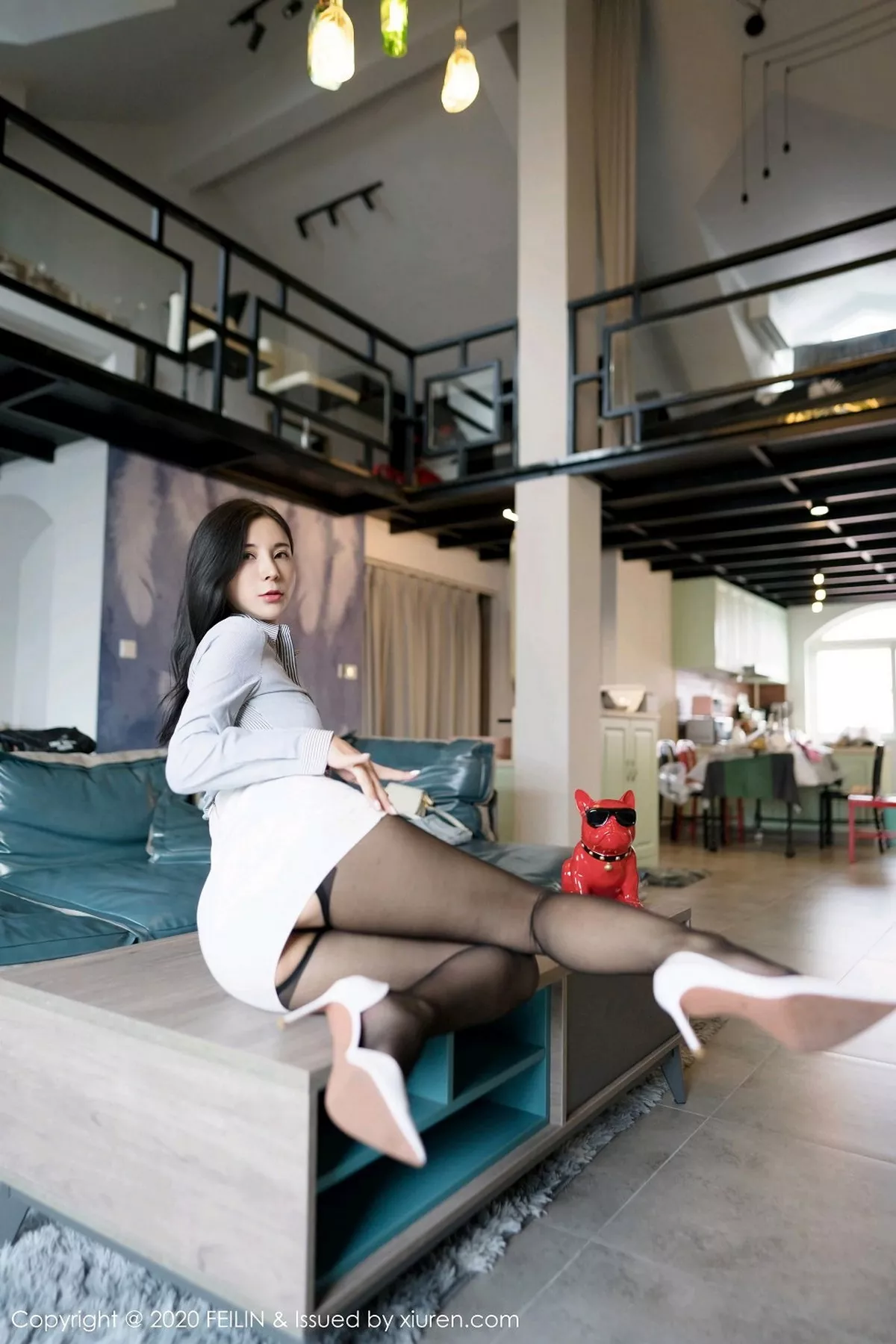 秀人集.com_[FeiLin嗲囡囡]VOL.358_嫩模小蛮妖Yummy秘书制服OL主题半脱露开档黑丝裤袜诱惑写真42P