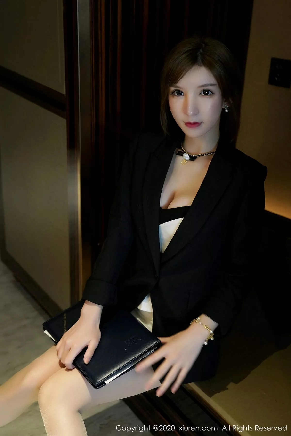 秀人集.com_[XiuRen秀人网]No.2885_女神周于希Sandy职场OL剧情主题私房半脱肉丝裤袜极致诱惑写真113P