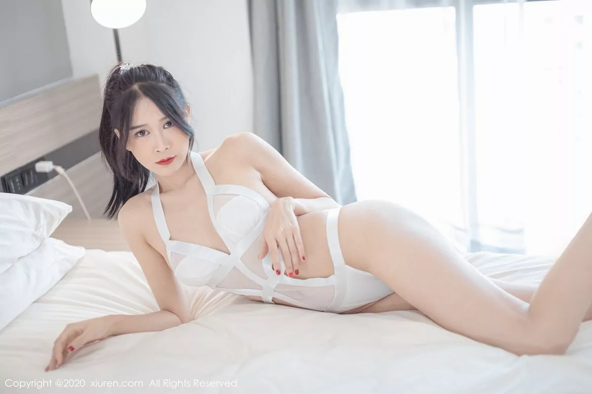 秀人集.com_[XiuRen秀人网]No.2777_嫩模园园呀私房白色性感情趣内衣秀曼妙身姿妩媚诱惑写真43P