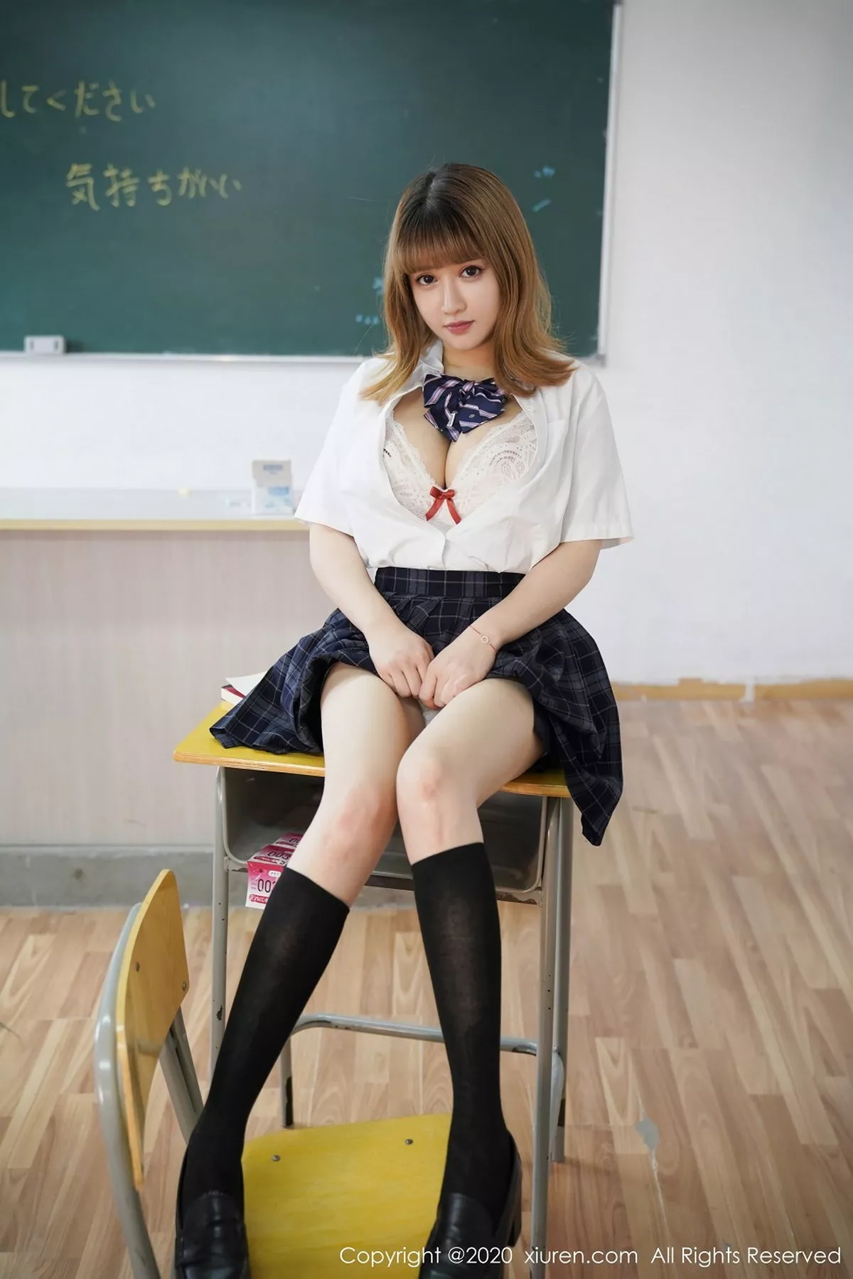 秀人集.com_[XiuRen秀人网]No.2776_模特合集果儿Victoria＆周大萌师生剧情主题迷情诱惑写真118P