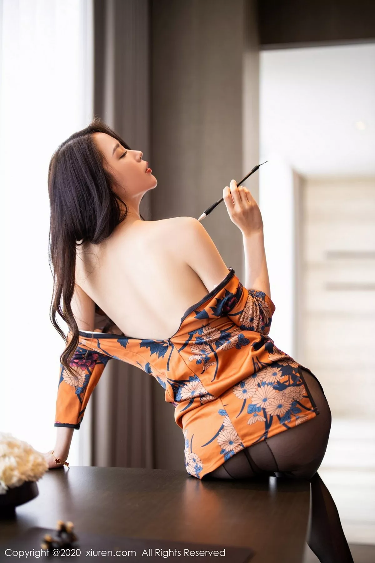 秀人集.com_[XiuRen秀人网]No.2899_嫩模梦心月心愿旅拍古韵旗袍配无内黑丝裤袜秀翘臀极致魅惑写真122P