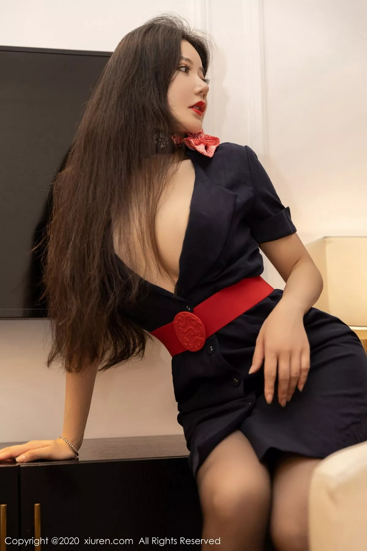 秀人集.com_[XiuRen秀人网]No.2902_女神心妍小公主乘务长制服主题私房半脱露丁字裤秀翘臀诱惑写真40P