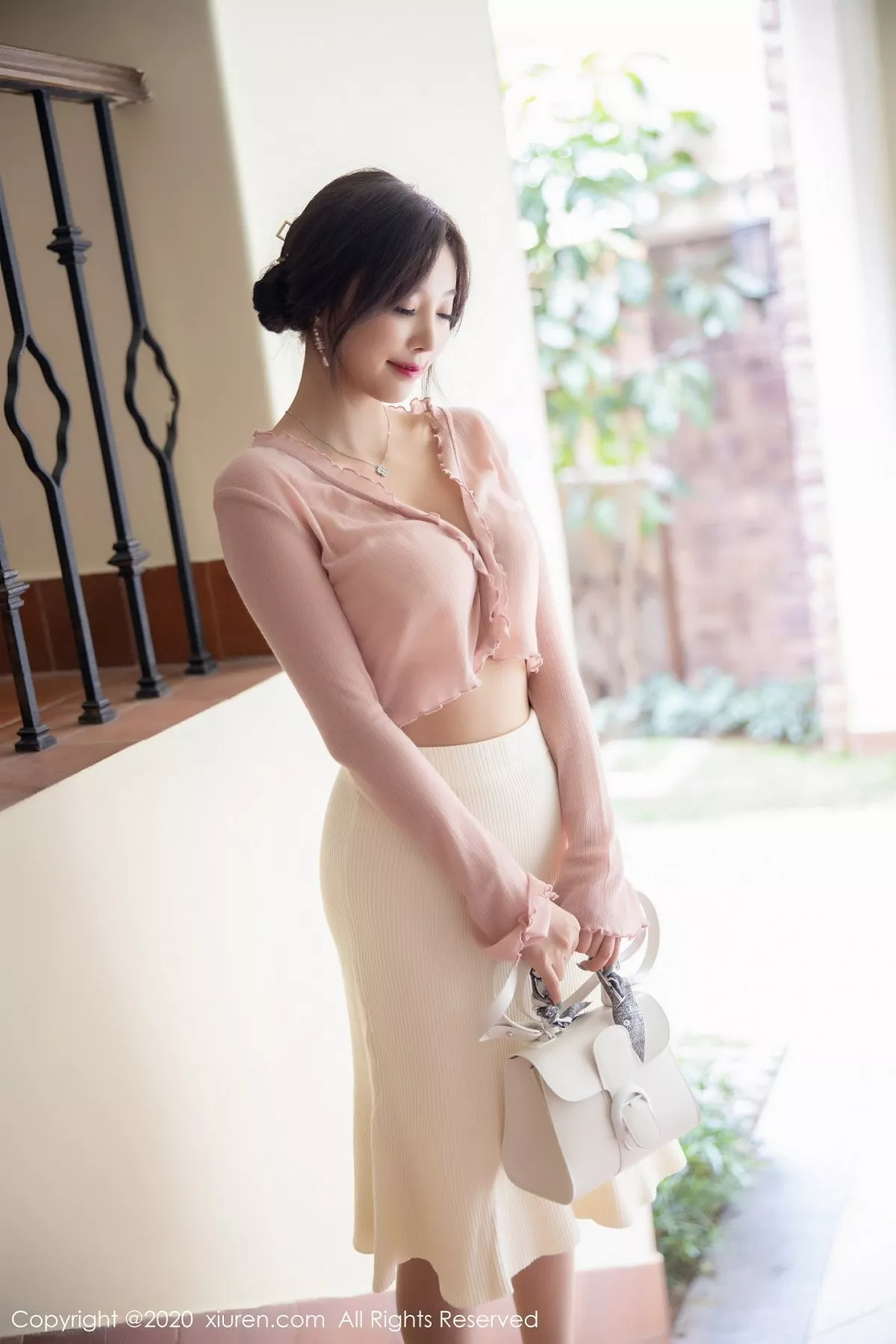 秀人集.com_[XiuRen秀人网]No.2905_女神杨晨晨sugar居家私房娇妻主题粉色内衣秀完美身材诱惑写真70P