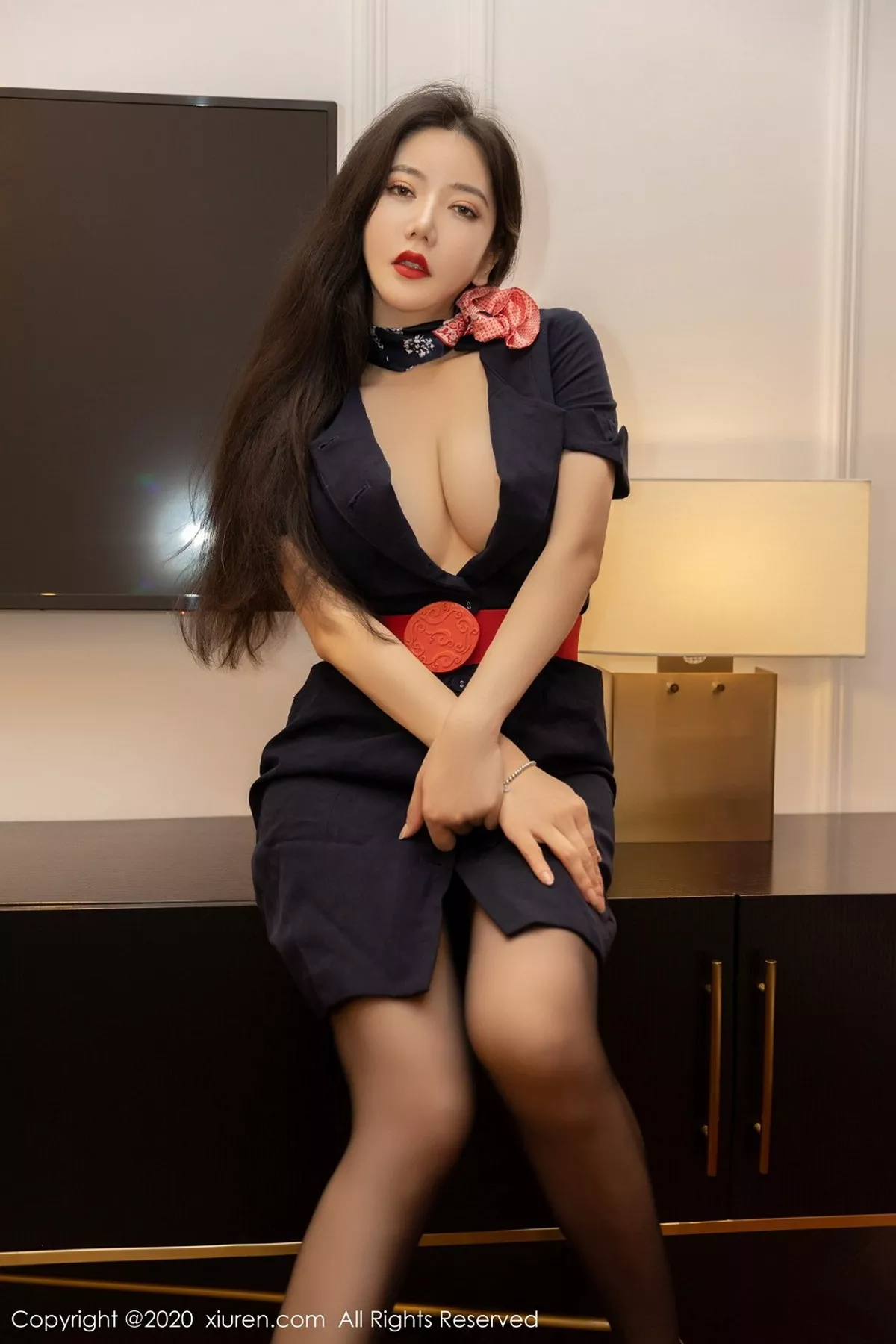 秀人集.com_[XiuRen秀人网]No.2902_女神心妍小公主乘务长制服主题私房半脱露丁字裤秀翘臀诱惑写真40P