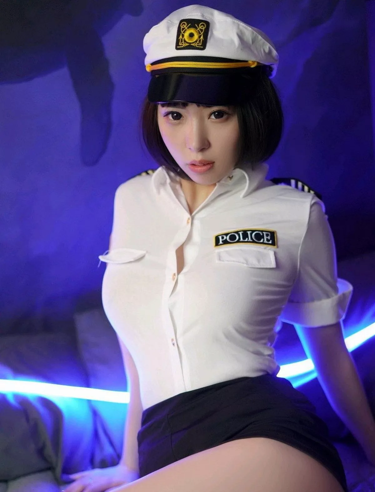 秀人集.com_[XiuRen秀人网]No.2802_嫩模小波多黑白变换警花魅惑制服私房撩人意语秀翘臀诱惑写真36P