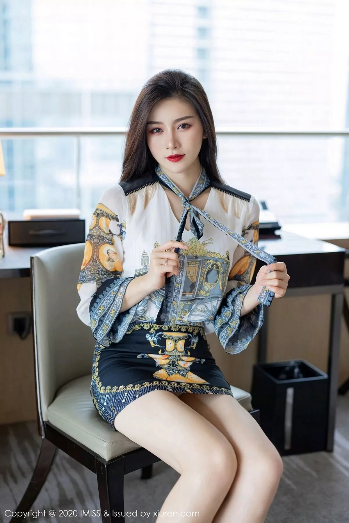 秀人集.com_[IMISS爱蜜社]Vol.525_气质美女Vanessa私房床上性感内衣秀完美身材迷人诱惑写真56P