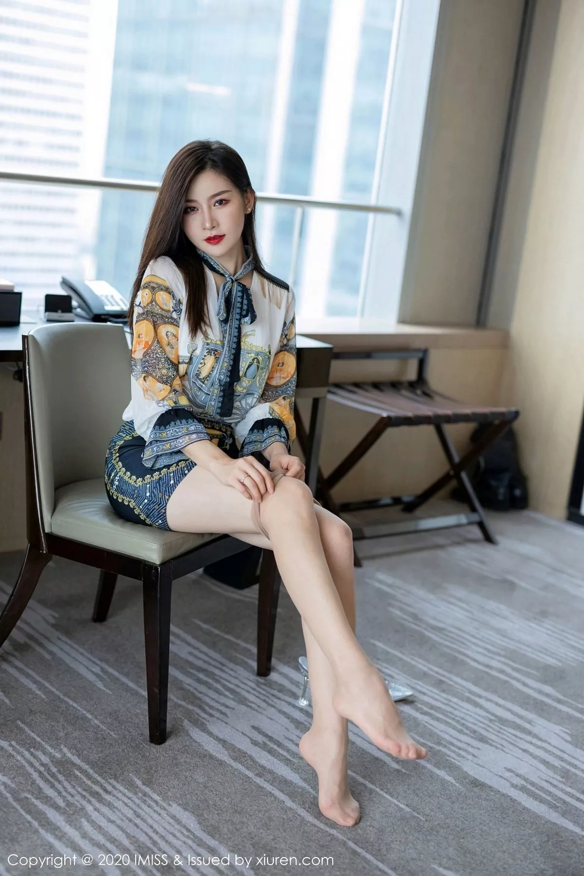 秀人集.com_[IMISS爱蜜社]Vol.525_气质美女Vanessa私房床上性感内衣秀完美身材迷人诱惑写真56P