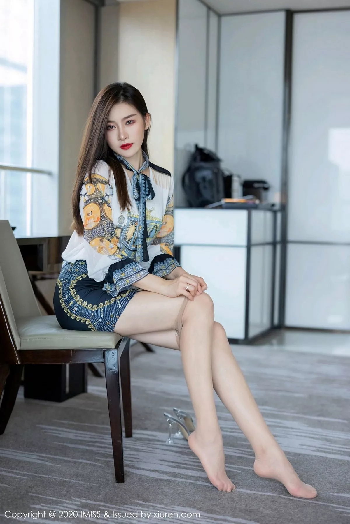 秀人集.com_[IMISS爱蜜社]Vol.525_气质美女Vanessa私房床上性感内衣秀完美身材迷人诱惑写真56P