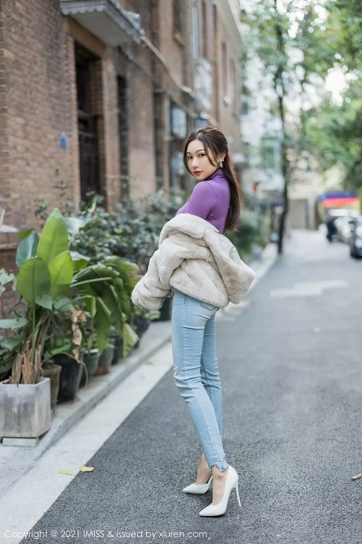 秀人集.com_[IMISS爱蜜社]Vol.541_女神小狐狸Kathryn私房脱牛仔裤露性感粉色内衣完美诱惑写真52P