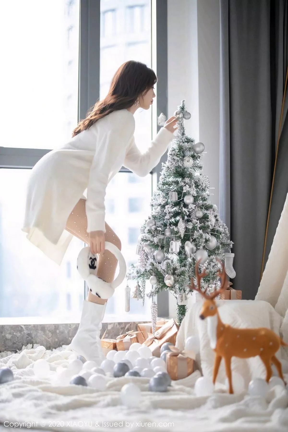 秀人集.com_[XiaoYu画语界]Vol.437_女神杨晨晨sugar圣诞主题白色绒毛内衣配白丝网袜诱惑写真74P