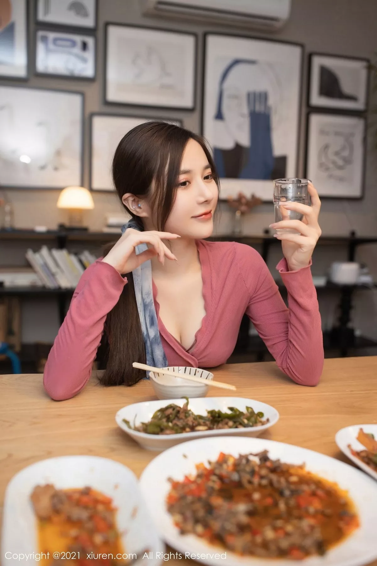 秀人集.com_[XiuRen秀人网]No.3036_嫩模鱼子酱Fish邻居借水主题私房开档肉丝裤袜秀翘臀诱惑写真71P