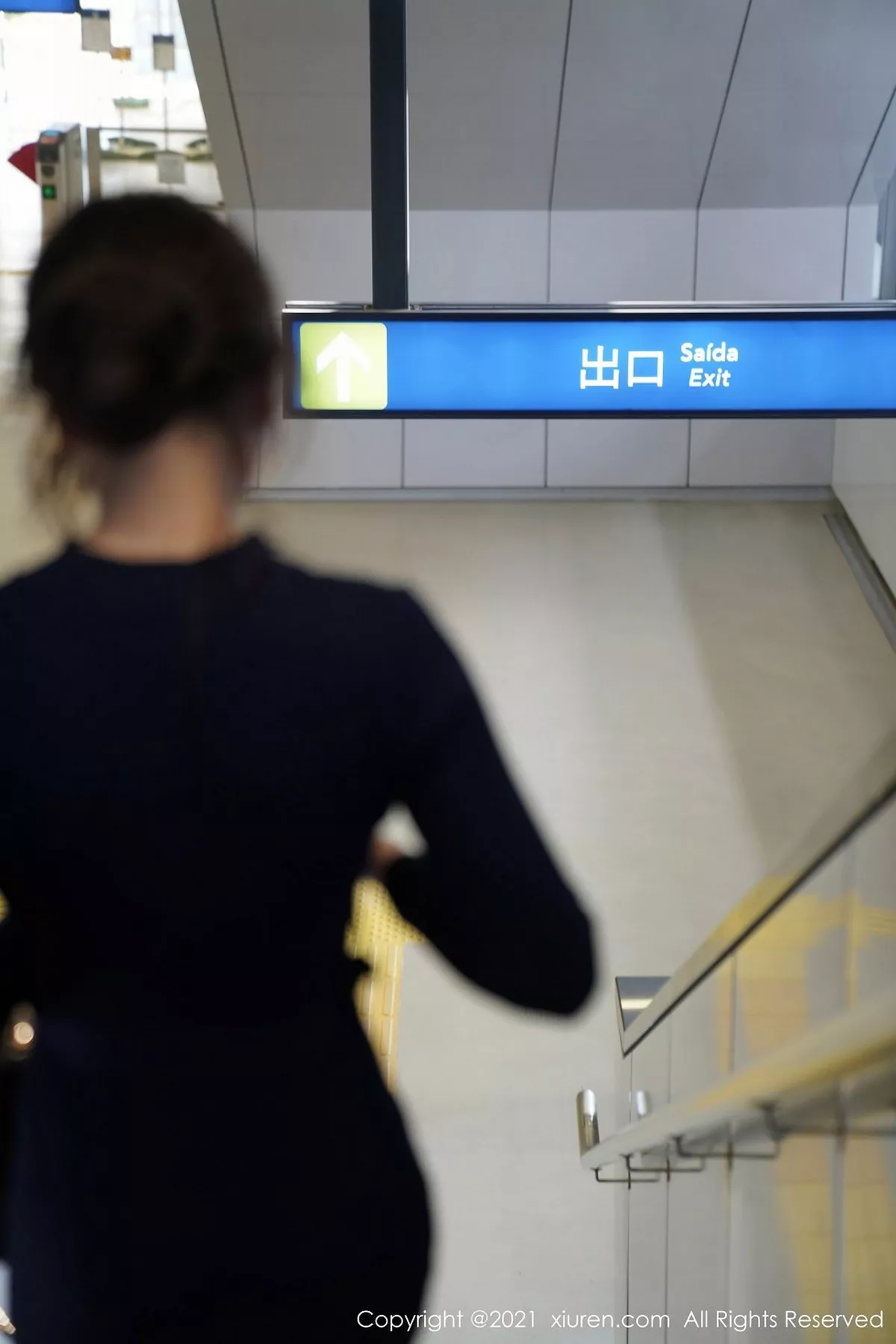 秀人集.com_[XiuRen秀人网]No.3034_女神芝芝Booty澳门旅拍酒店半脱露狂野豹纹内衣诱惑写真123P