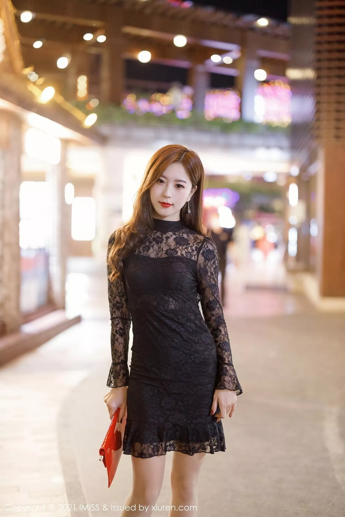 秀人集.com_[IMISS爱蜜社]Vol.546_嫩模杨紫嫣Cynthia私房床上半脱露超薄肉丝极致诱惑写真55P