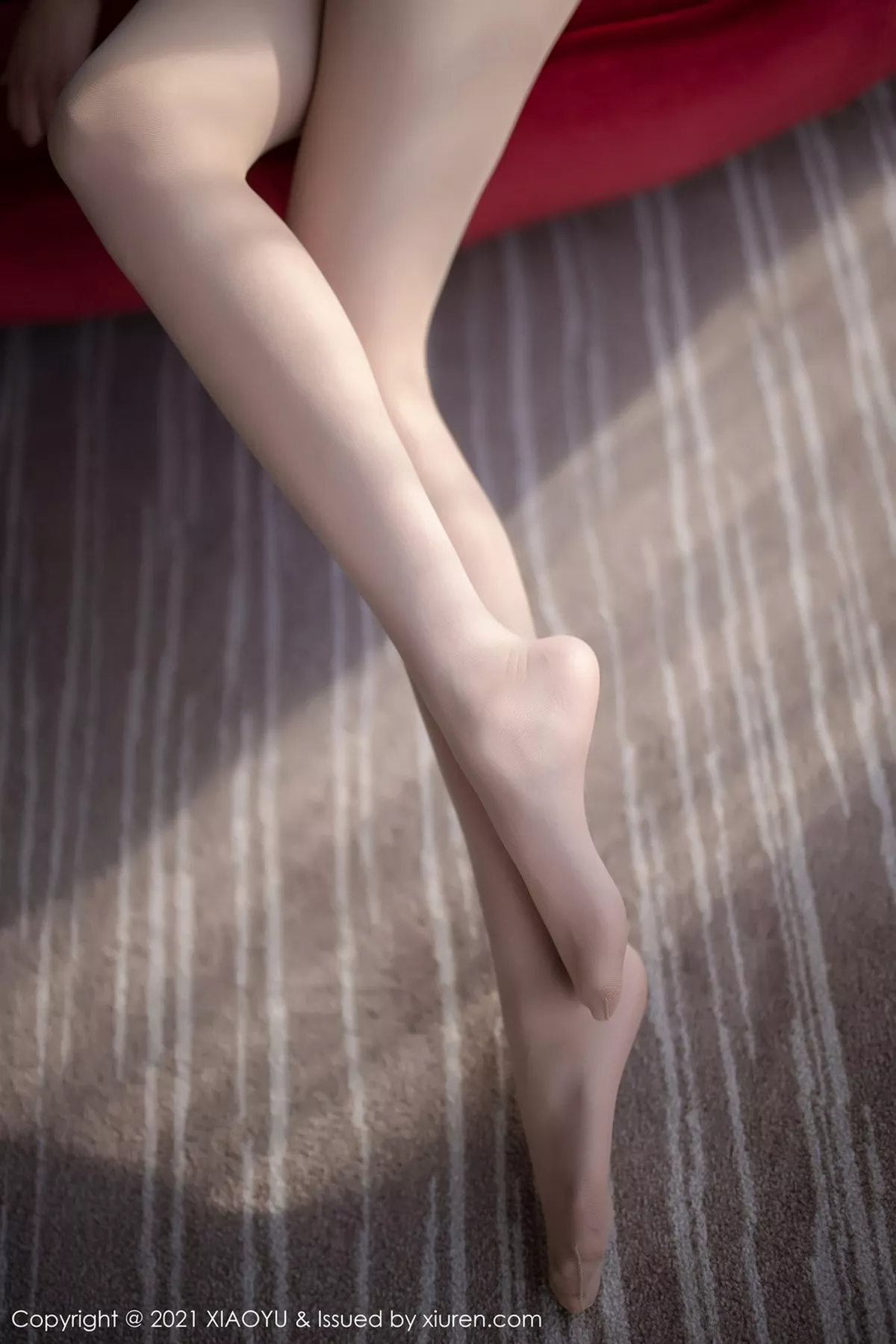 秀人集.com_[XiaoYu画语界]Vol.458_嫩模蜜桃酱私房脱紧身牛仔裤露无内肉丝裤袜秀翘臀诱惑写真62P