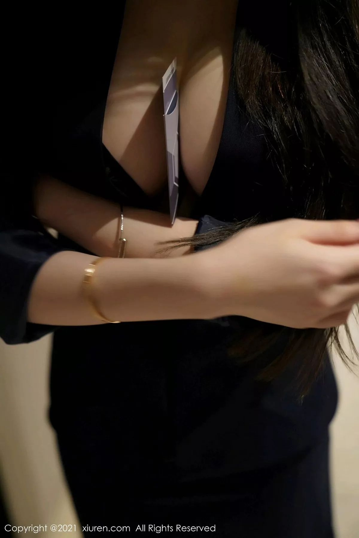 秀人集.com_[XiuRen秀人网]No.3043_嫩模玉兔miki职场秘书OL剧情主题开档黑丝裤袜秀翘臀诱惑写真80P