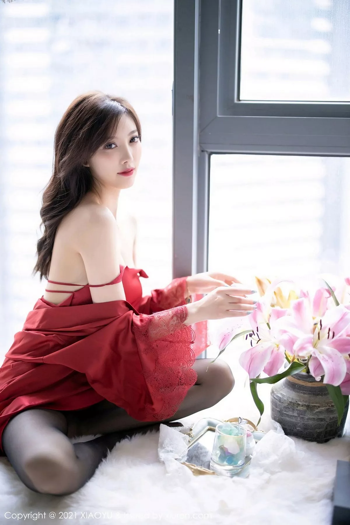 秀人集.com_[XiaoYu画语界]Vol.460_女神杨晨晨sugar红色蕾丝外衣配超薄黑丝裤袜秀翘臀诱惑写真71P