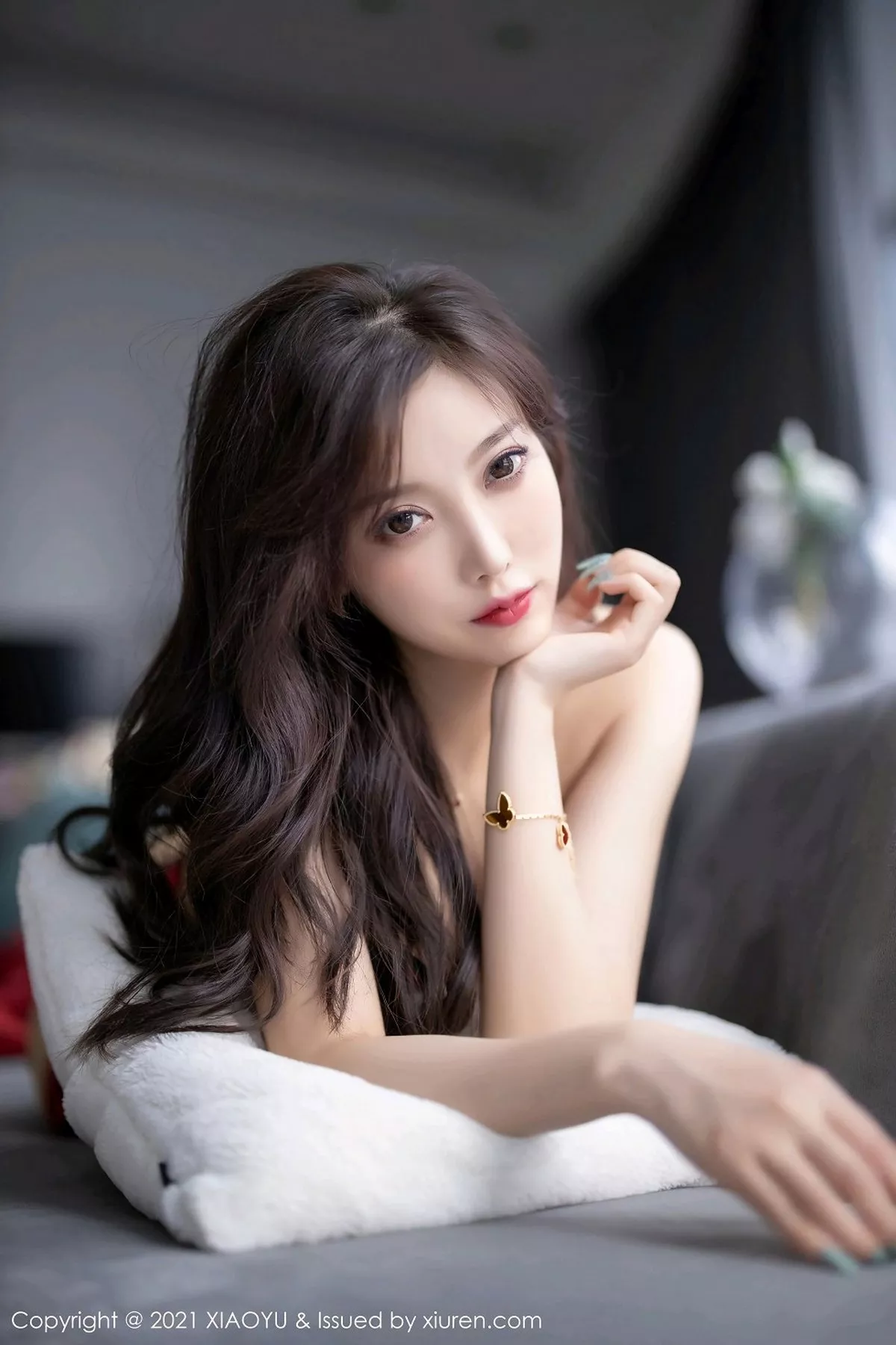 秀人集.com_[XiaoYu画语界]Vol.460_女神杨晨晨sugar红色蕾丝外衣配超薄黑丝裤袜秀翘臀诱惑写真71P