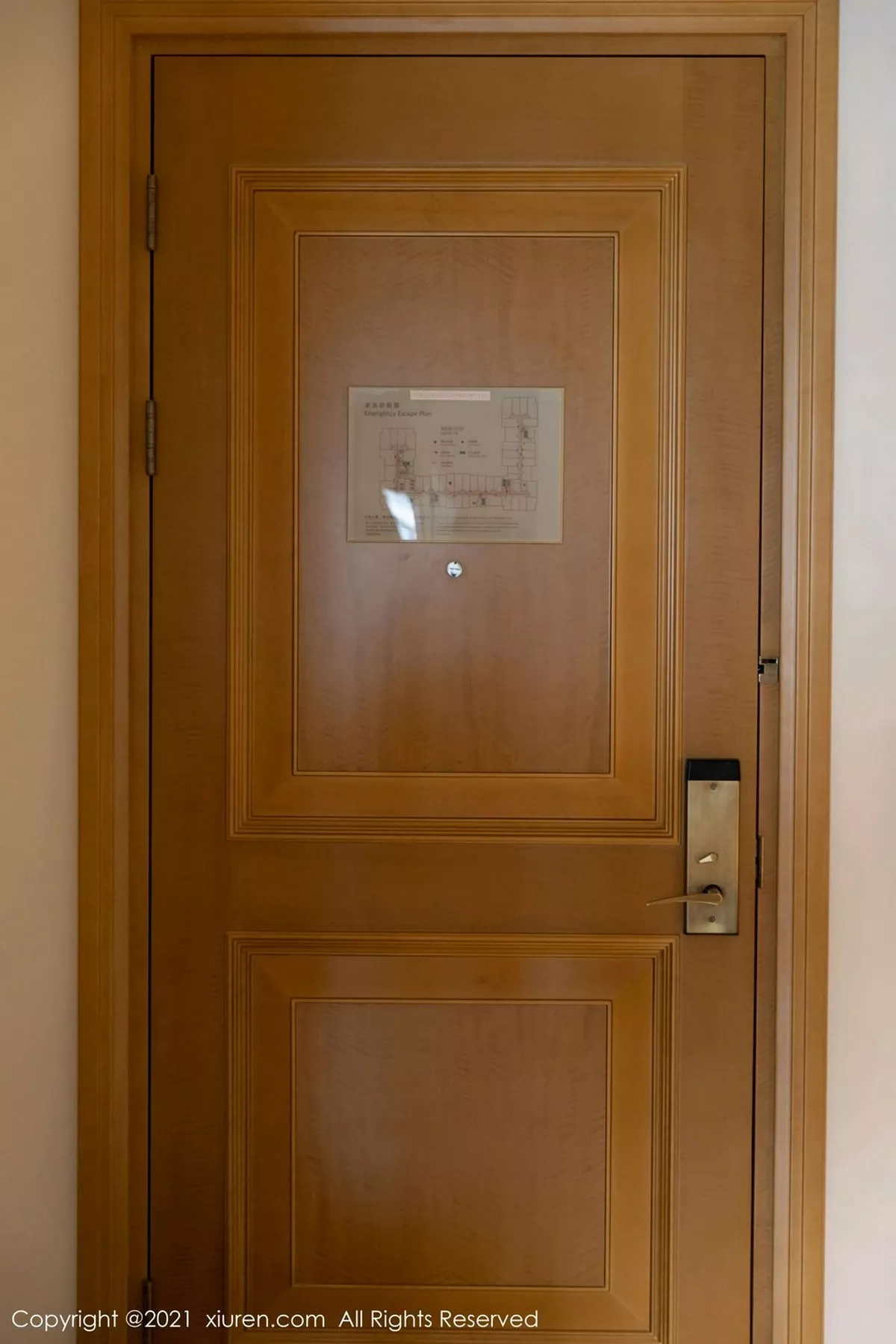 秀人集.com_[XiuRen秀人网]No.3063_女神周于希Sandy厦门旅拍剧情人妻主题半脱露火辣身材诱惑写真122P