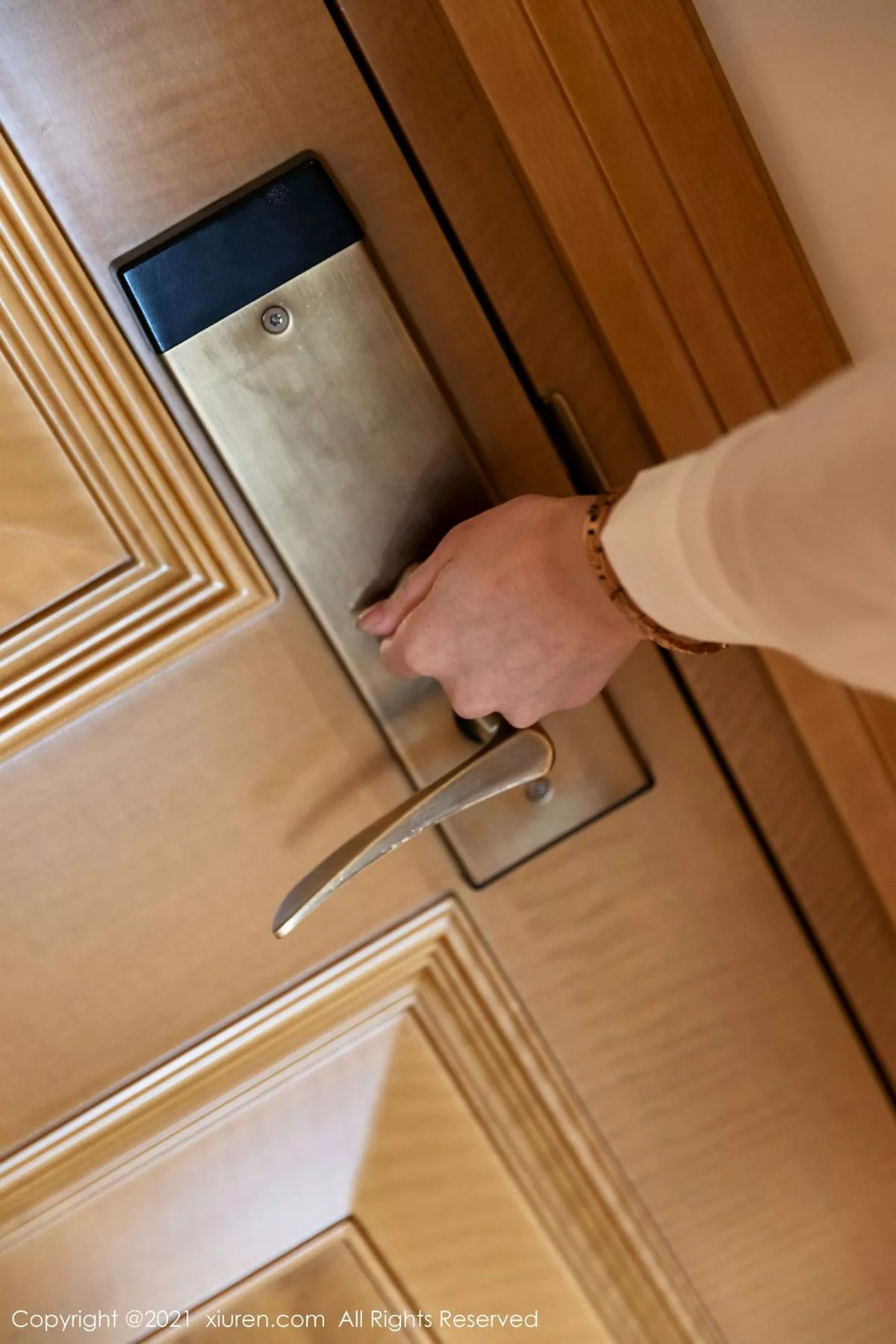 秀人集.com_[XiuRen秀人网]No.3063_女神周于希Sandy厦门旅拍剧情人妻主题半脱露火辣身材诱惑写真122P