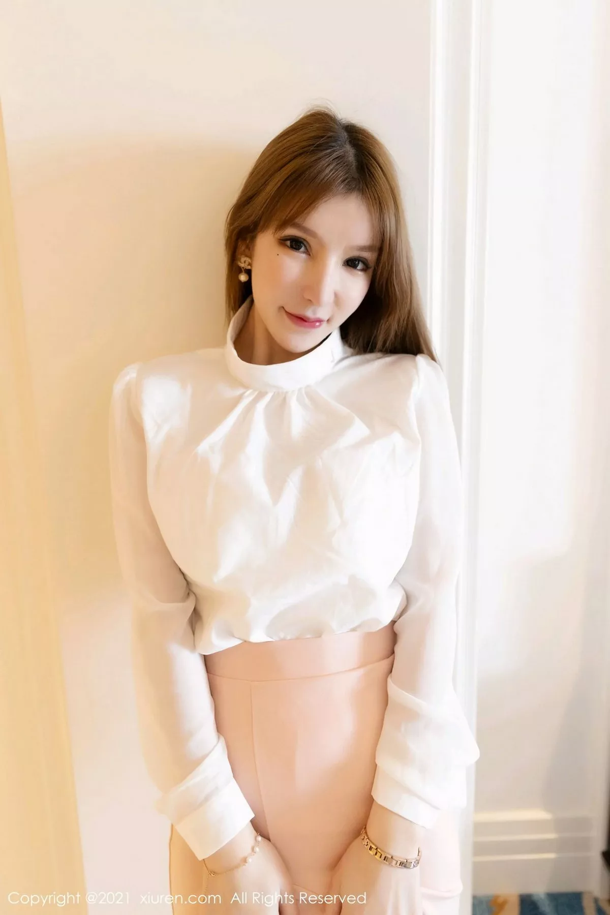 秀人集.com_[XiuRen秀人网]No.3063_女神周于希Sandy厦门旅拍剧情人妻主题半脱露火辣身材诱惑写真122P