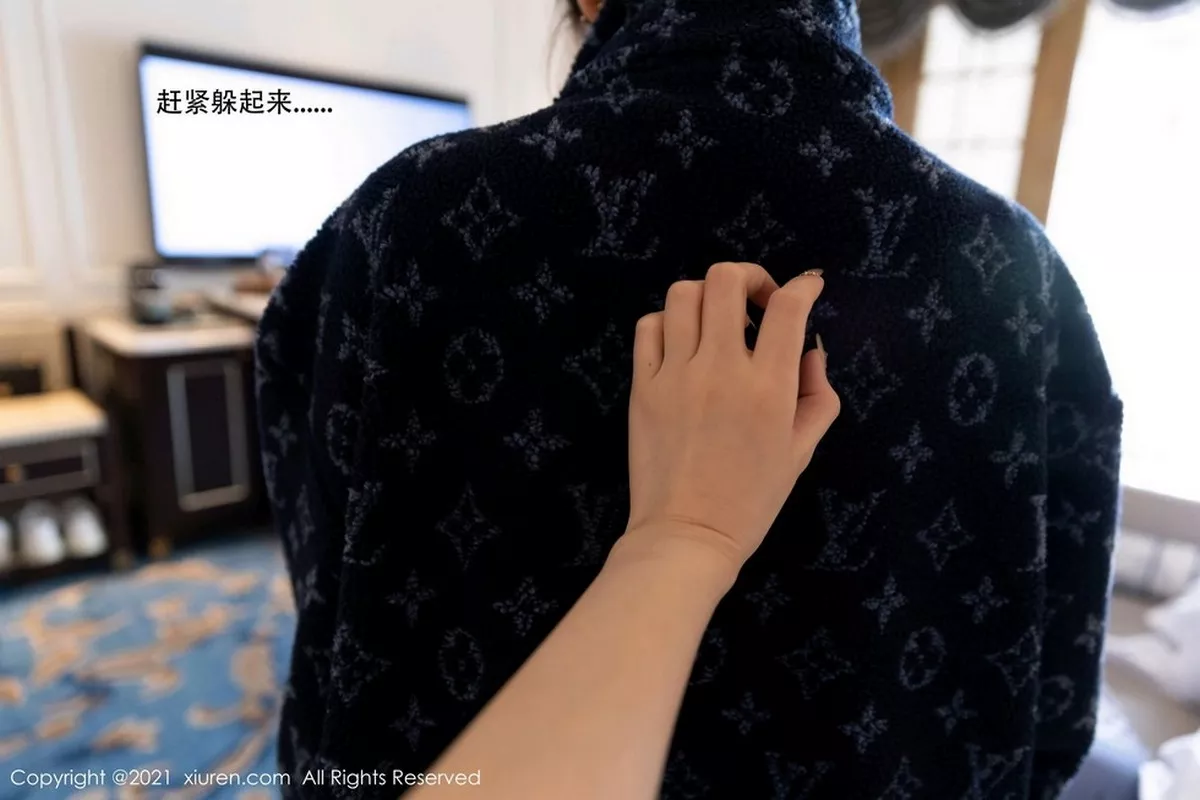 秀人集.com_[XiuRen秀人网]No.3063_女神周于希Sandy厦门旅拍剧情人妻主题半脱露火辣身材诱惑写真122P