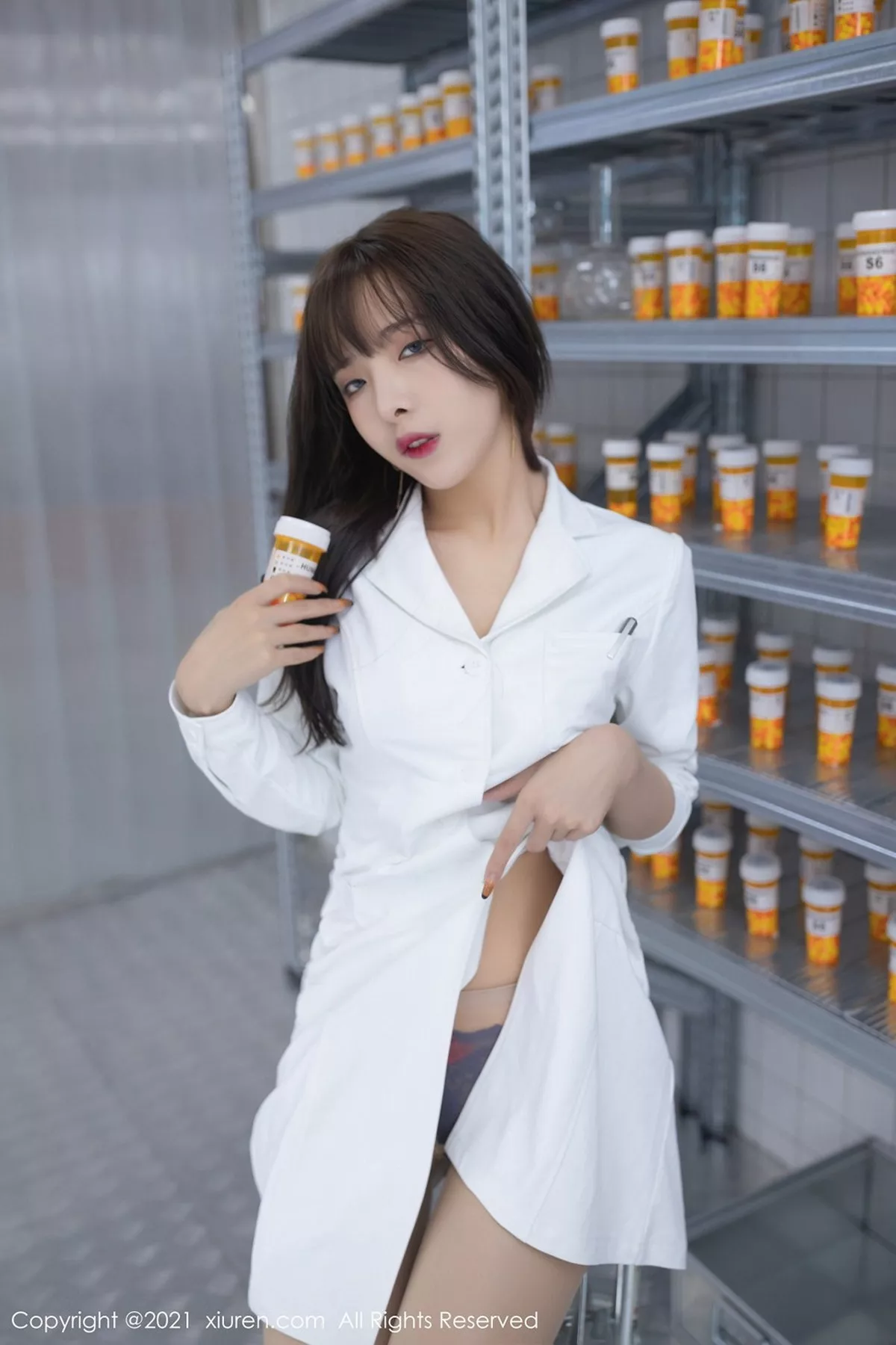 秀人集.com_[XiuRen秀人网]No.3079_嫩模陈小喵三亚旅拍实验室试药主题白大褂下开档肉丝裤袜诱惑写真71P