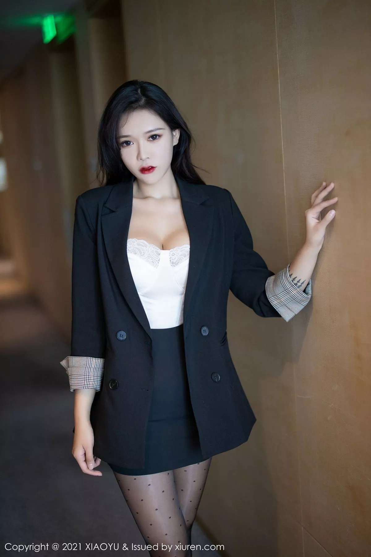 秀人集.com_[XiaoYu画语界]Vol.465_嫩模娜比黑色飒爽职场制服主题秀凹凸别致身材迷人诱惑写真80P